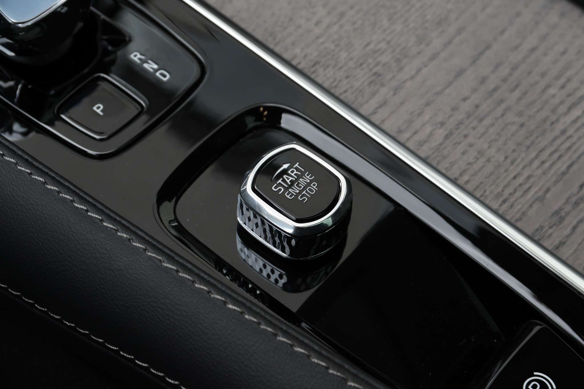 2024 Volvo XC90 B6 AWD Ultimate Bright Theme 7-Seater thumb 22