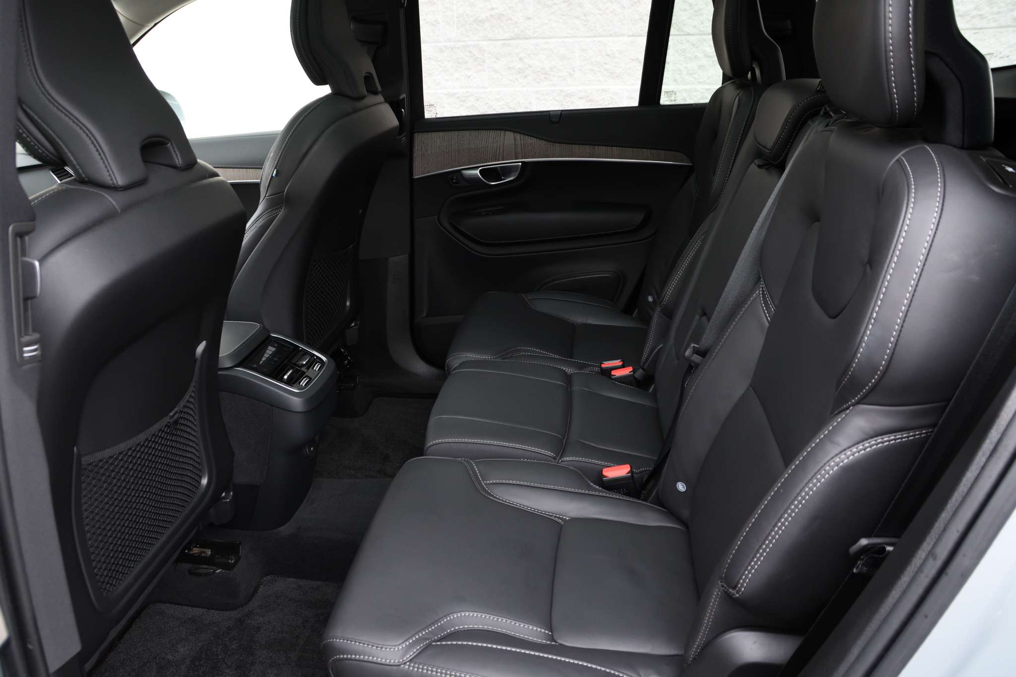 2024 Volvo XC90 B6 AWD Ultimate Bright Theme 7-Seater thumb 29