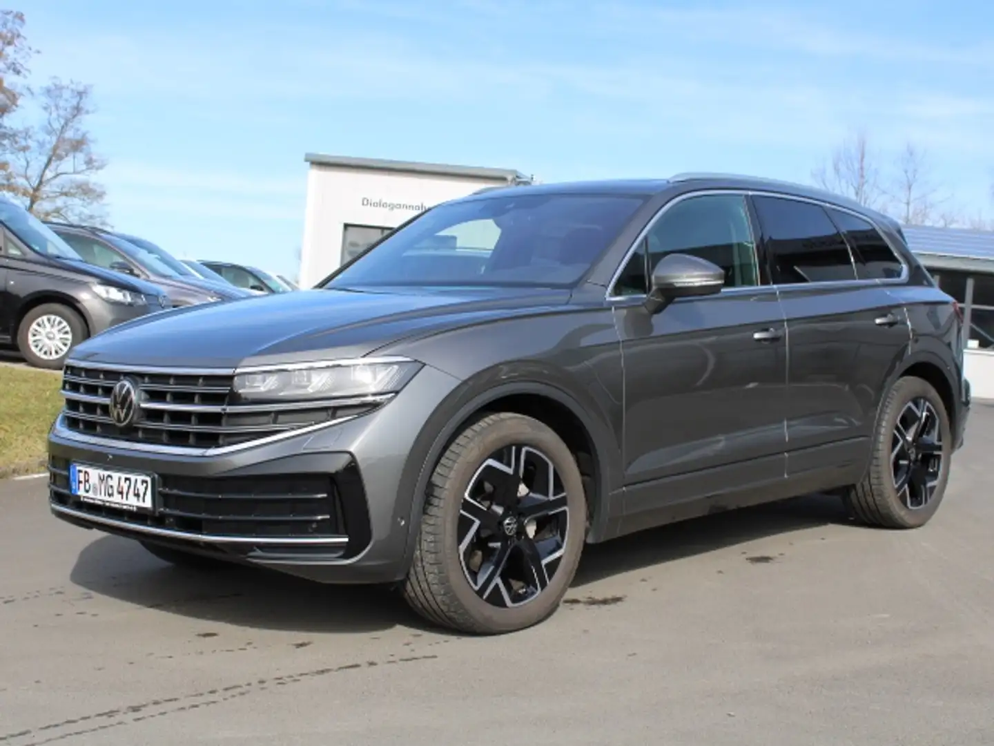 Volkswagen Touareg 3.0 V6 TDI Elegance 4M NP:108 T€-PANO-LUFTFED.- Grau - 2