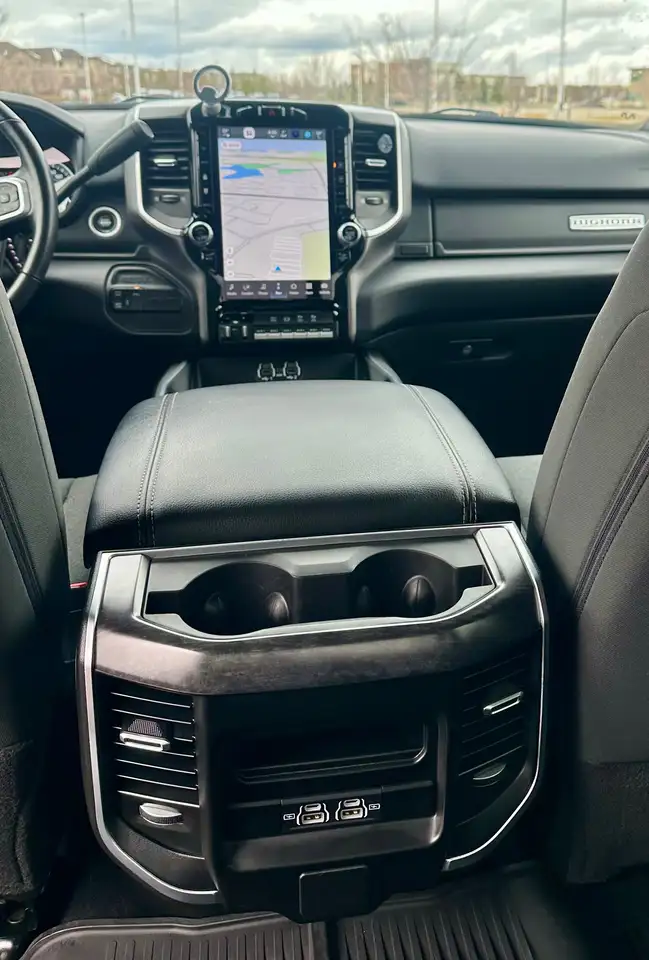 RAM 3500 снимка RAM 3500