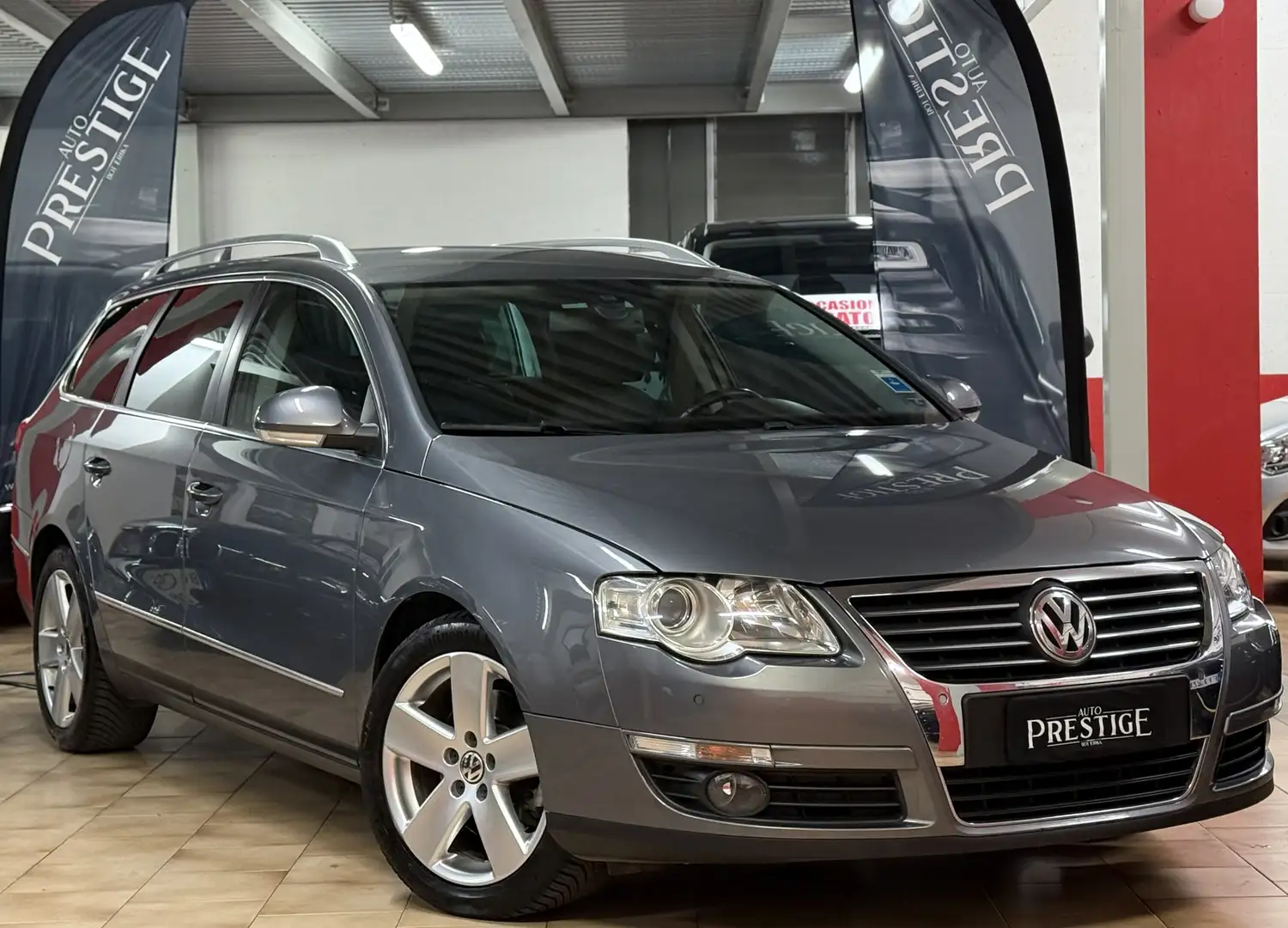 Volkswagen Passat Variant 2.0 tdi Highline auto Grijs - 1