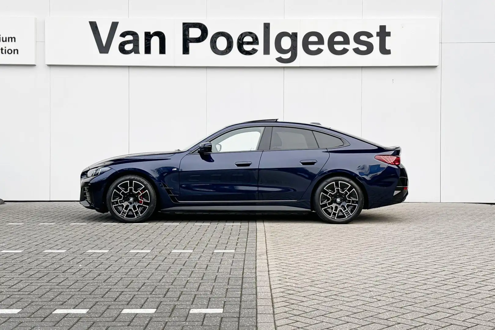 BMW i4 eDrive40 84 kWh Blauw - 2