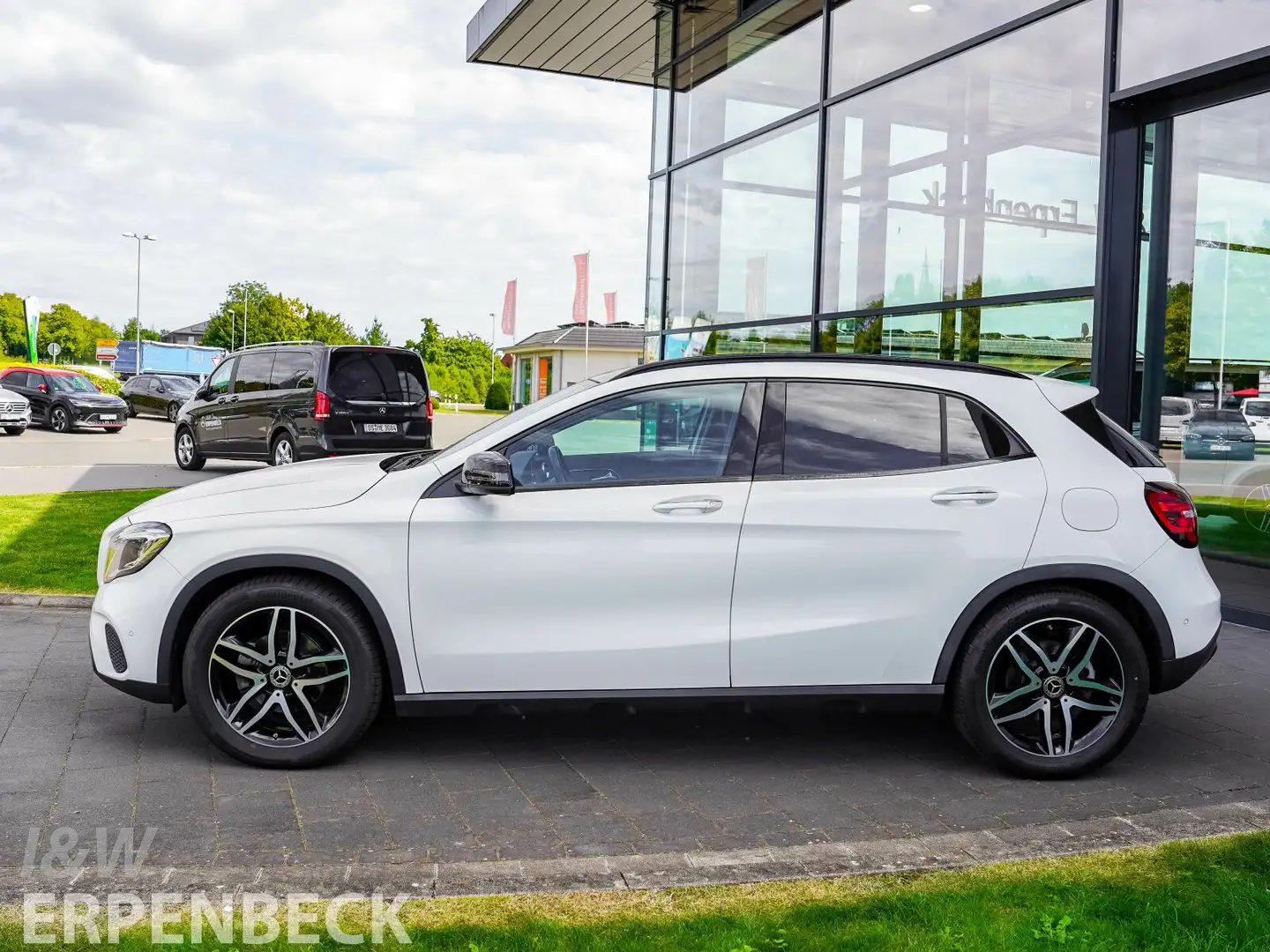 Mercedes-Benz GLA 180 GLA 180 7G-DCT Urban Night Kamera Panorama Blanc - 2