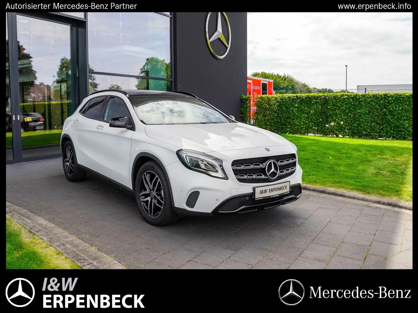 Mercedes-Benz GLA 180 GLA 180 7G-DCT Urban Night Kamera Panorama Blanc - 1
