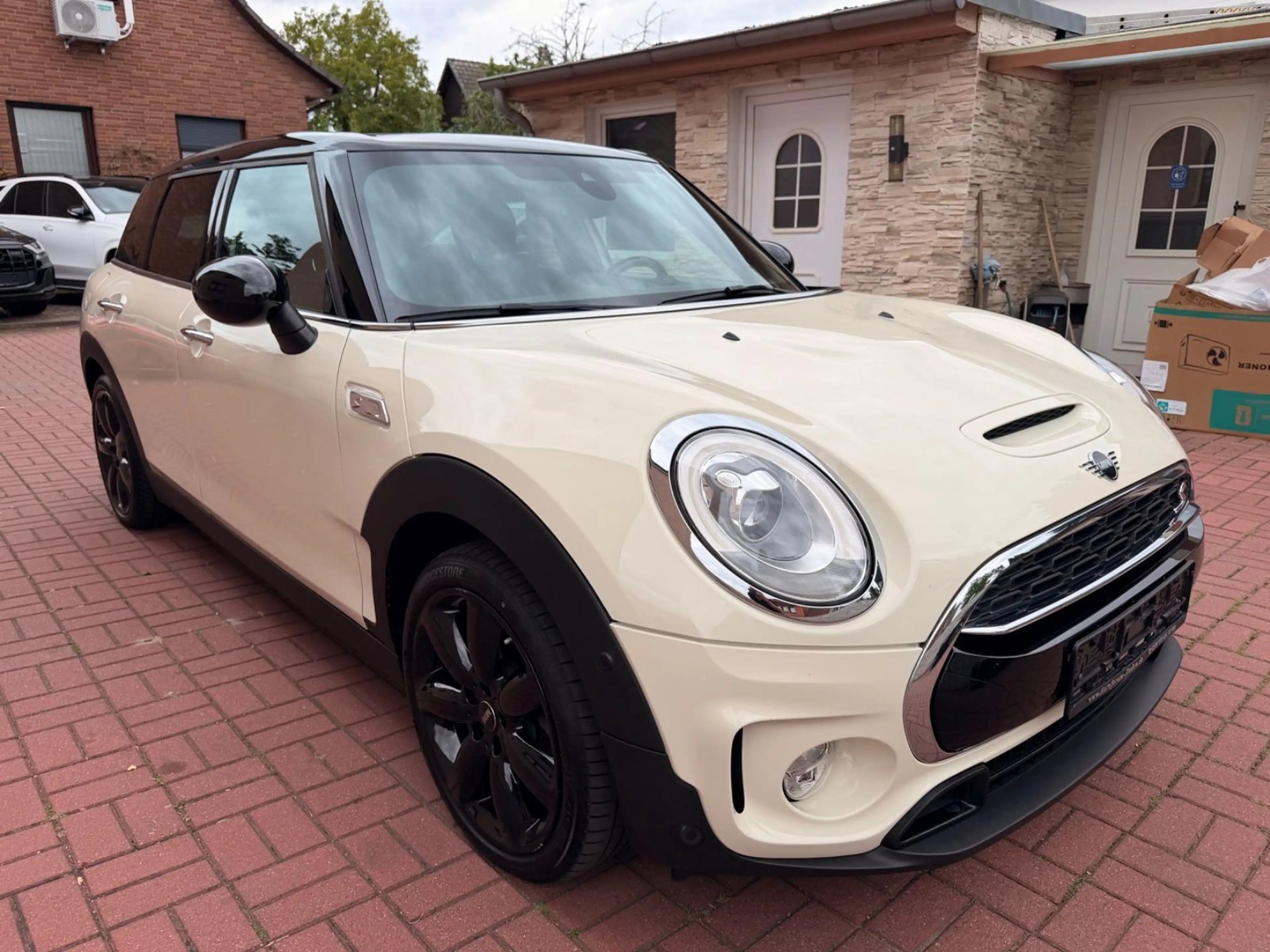 MINI Cooper S Clubman ERST 56TKM+AUT+PANO+LEDER+NAVI+ — photo 3