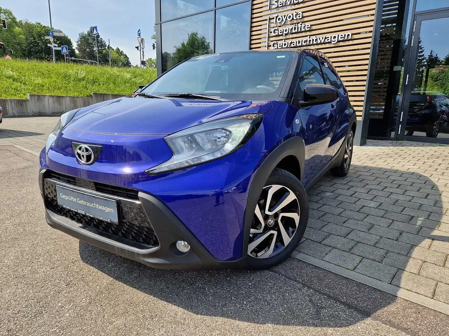 Toyota Aygo X S-CVT Teamplayer Blau - 1