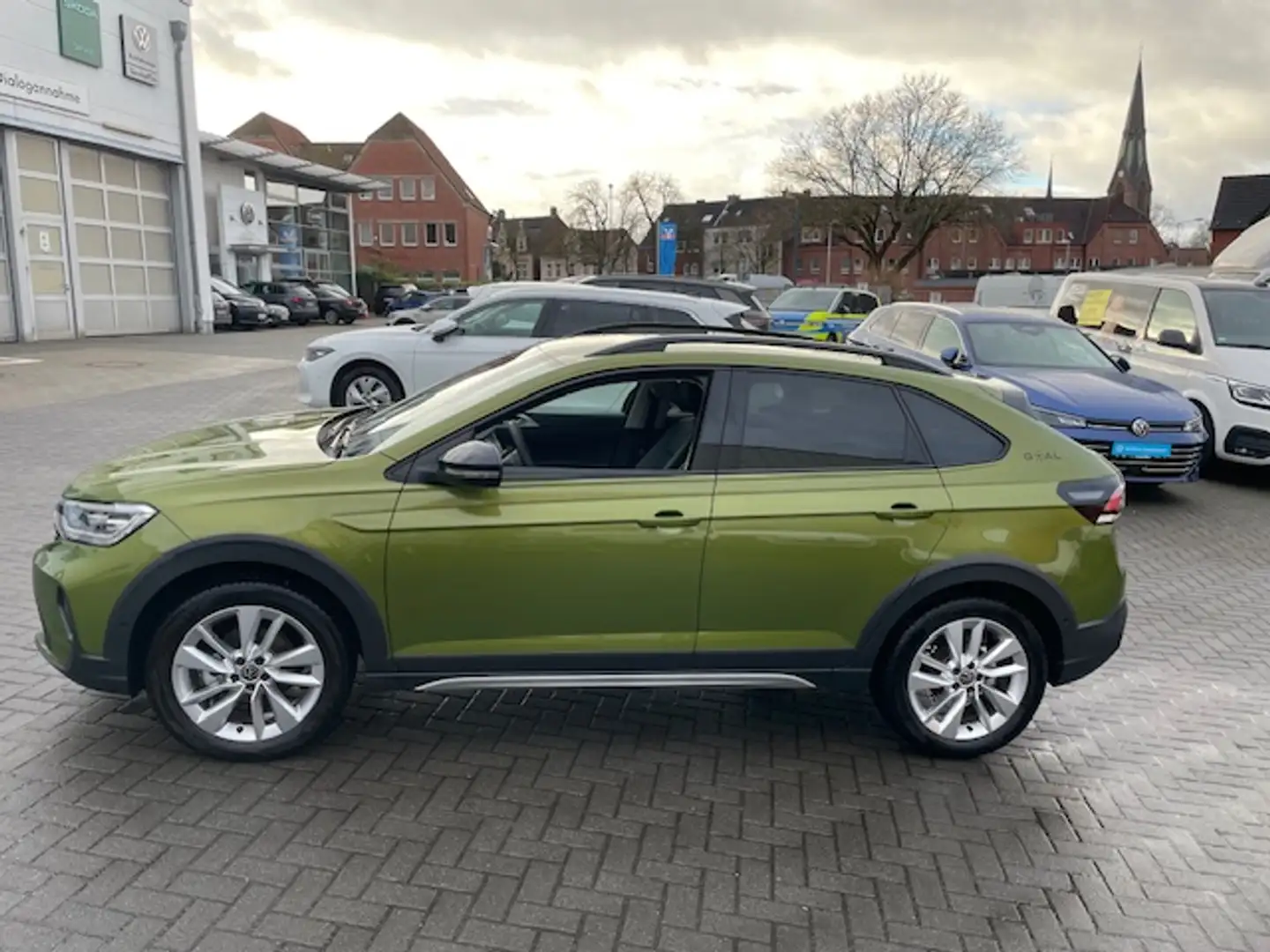 Volkswagen Taigo 1.5TSi DSG Goal R-Kamera AHK ACC SideAssist App... Grün - 2