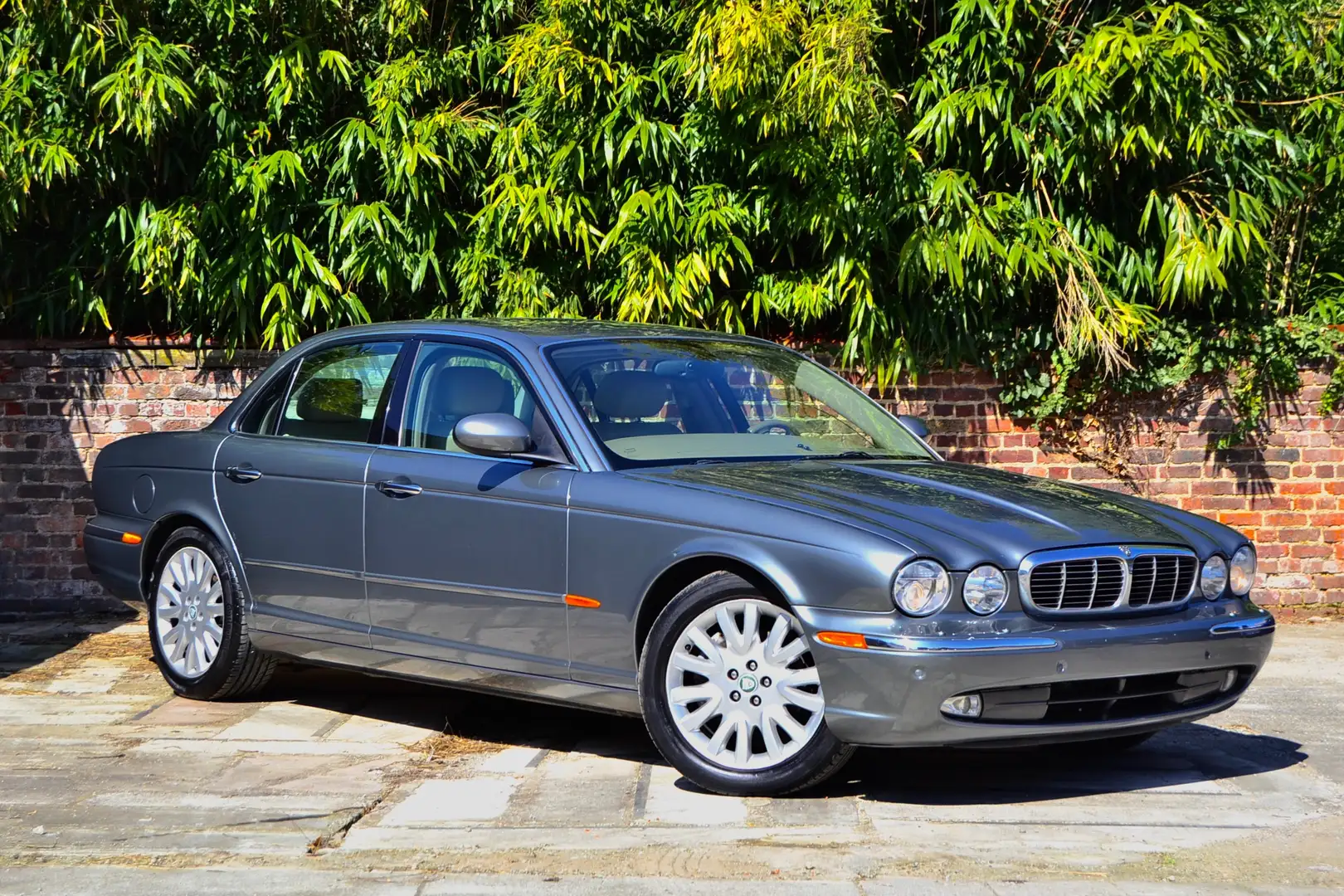 Jaguar XJ8 XJ8 4.2i V8 32v Executive Zilver - 1