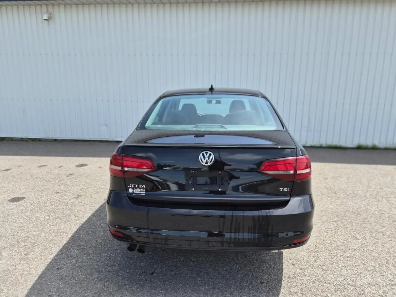 Volkswagen Jetta снимка Volkswagen Jetta