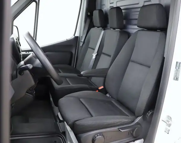 Mercedes-Benz Sprinter view 15