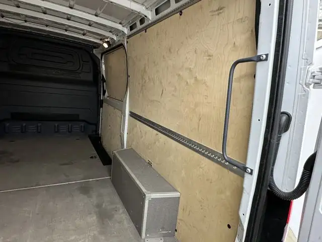 Mercedes-Benz Sprinter view 6