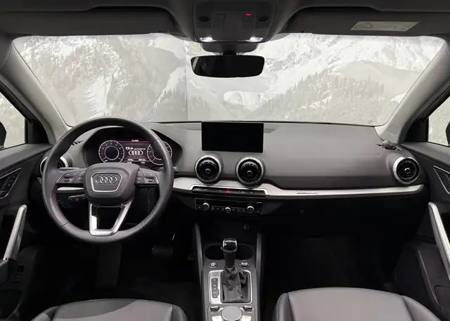 Audi Q2 view 7