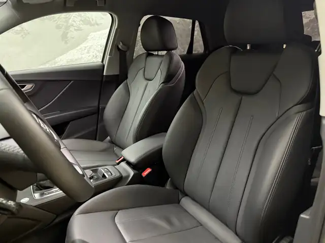 Audi Q2 view 8