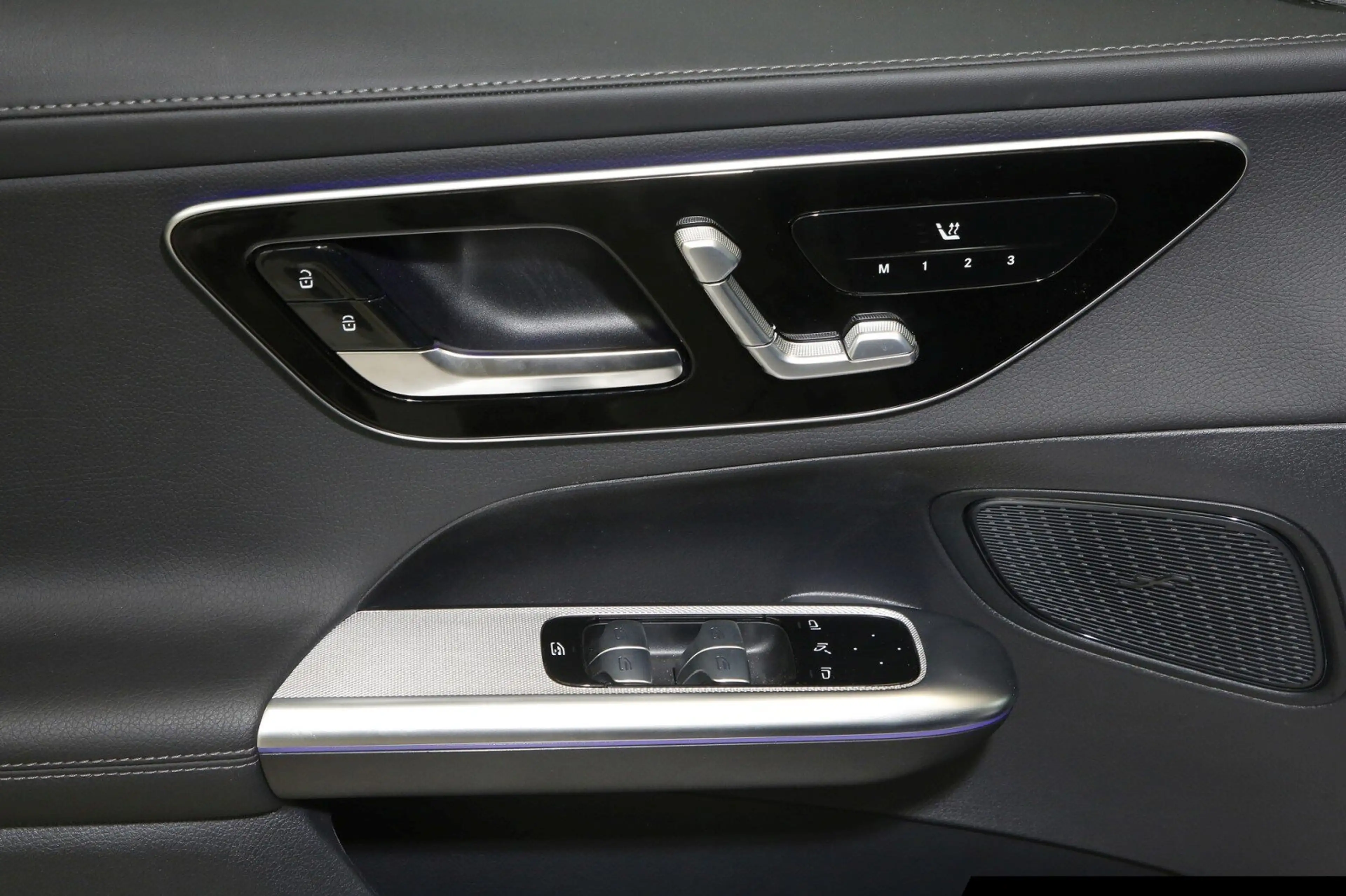 Mercedes-Benz GLC 200 GLC 200 4M AMG/AHK/Totw./Standheizung/LED — photo 14