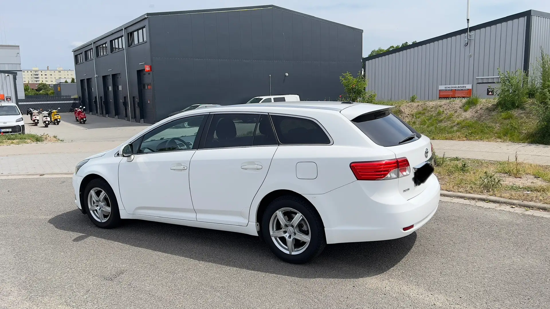 Toyota Avensis Edition Weiß - 2