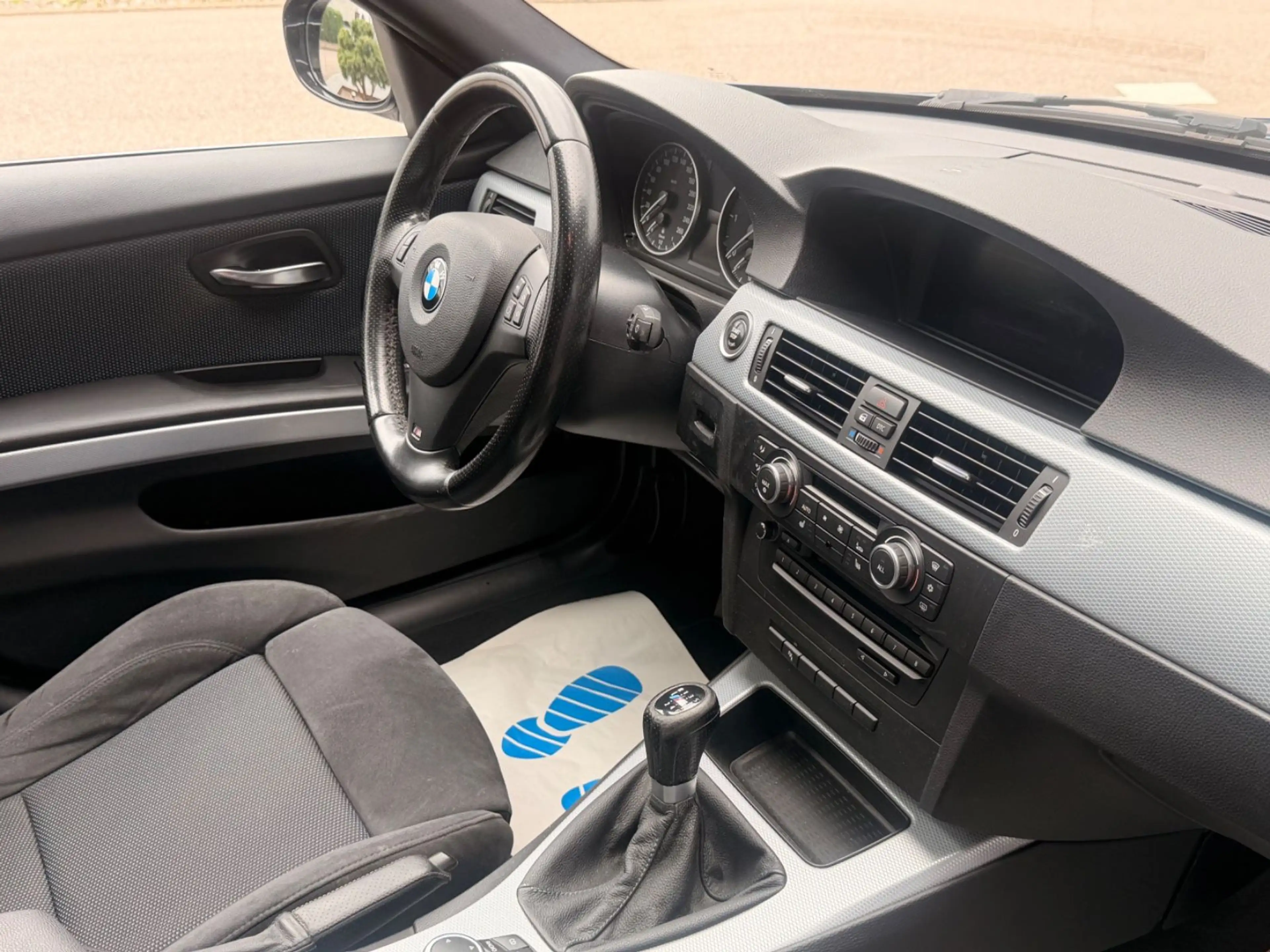 BMW 325 d Touring E91 Schalter-M-Paket — photo 10