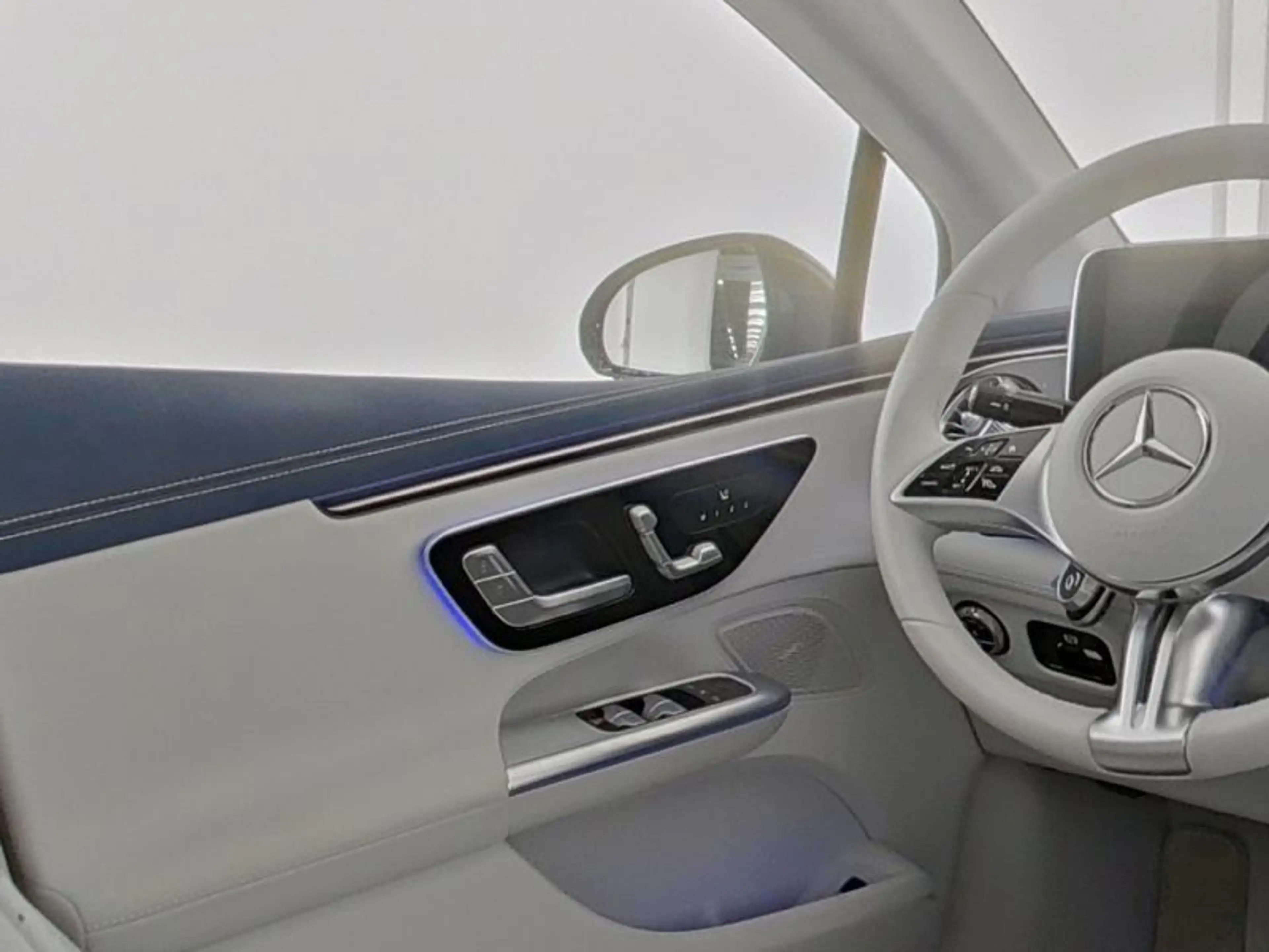 Mercedes-Benz EQE 300 AMG+NIGHT+DIST+AHK+360°+KEY+HEAD-UP+AMBI — photo 8