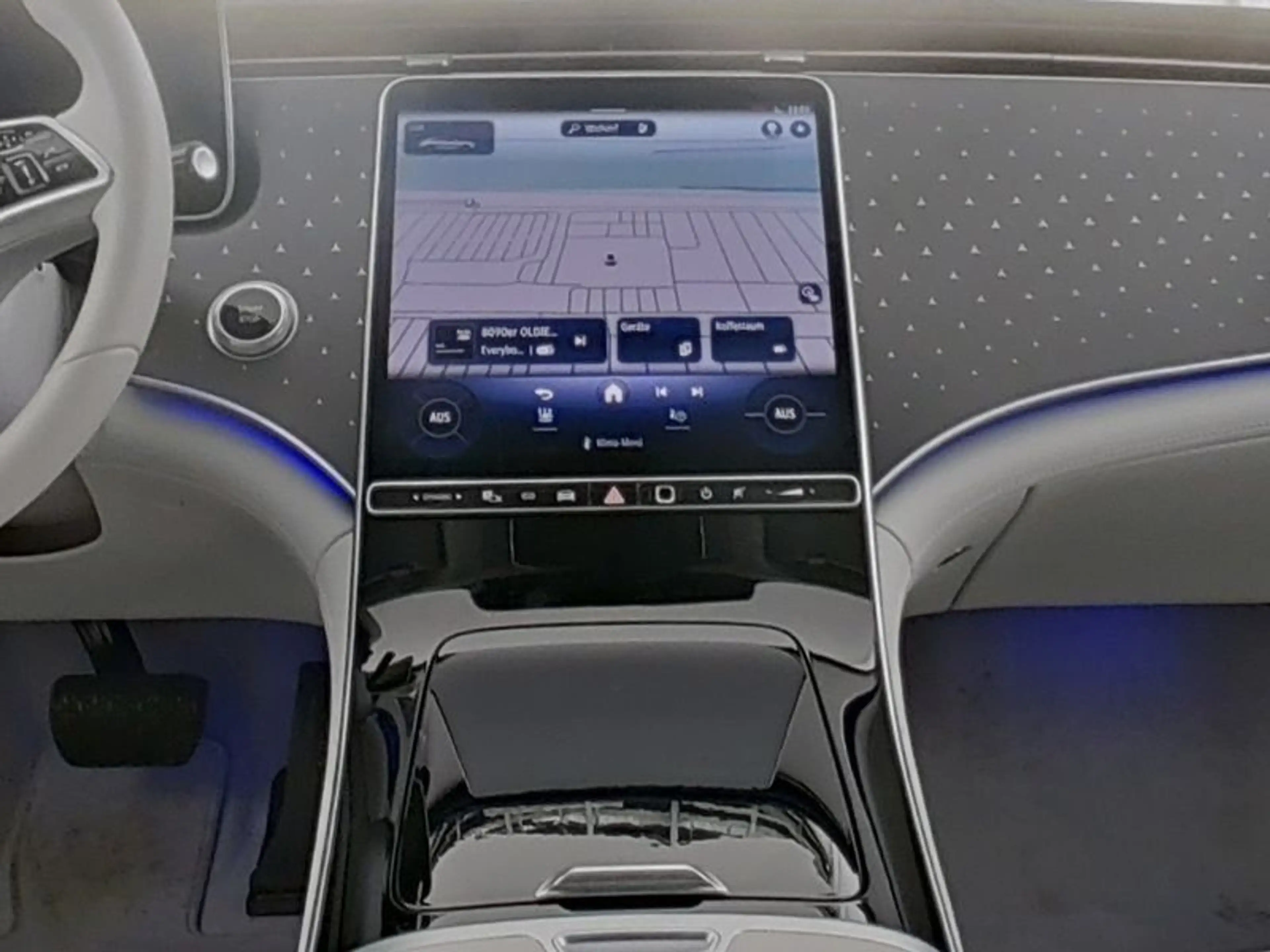 Mercedes-Benz EQE 300 AMG+NIGHT+DIST+AHK+360°+KEY+HEAD-UP+AMBI — photo 7