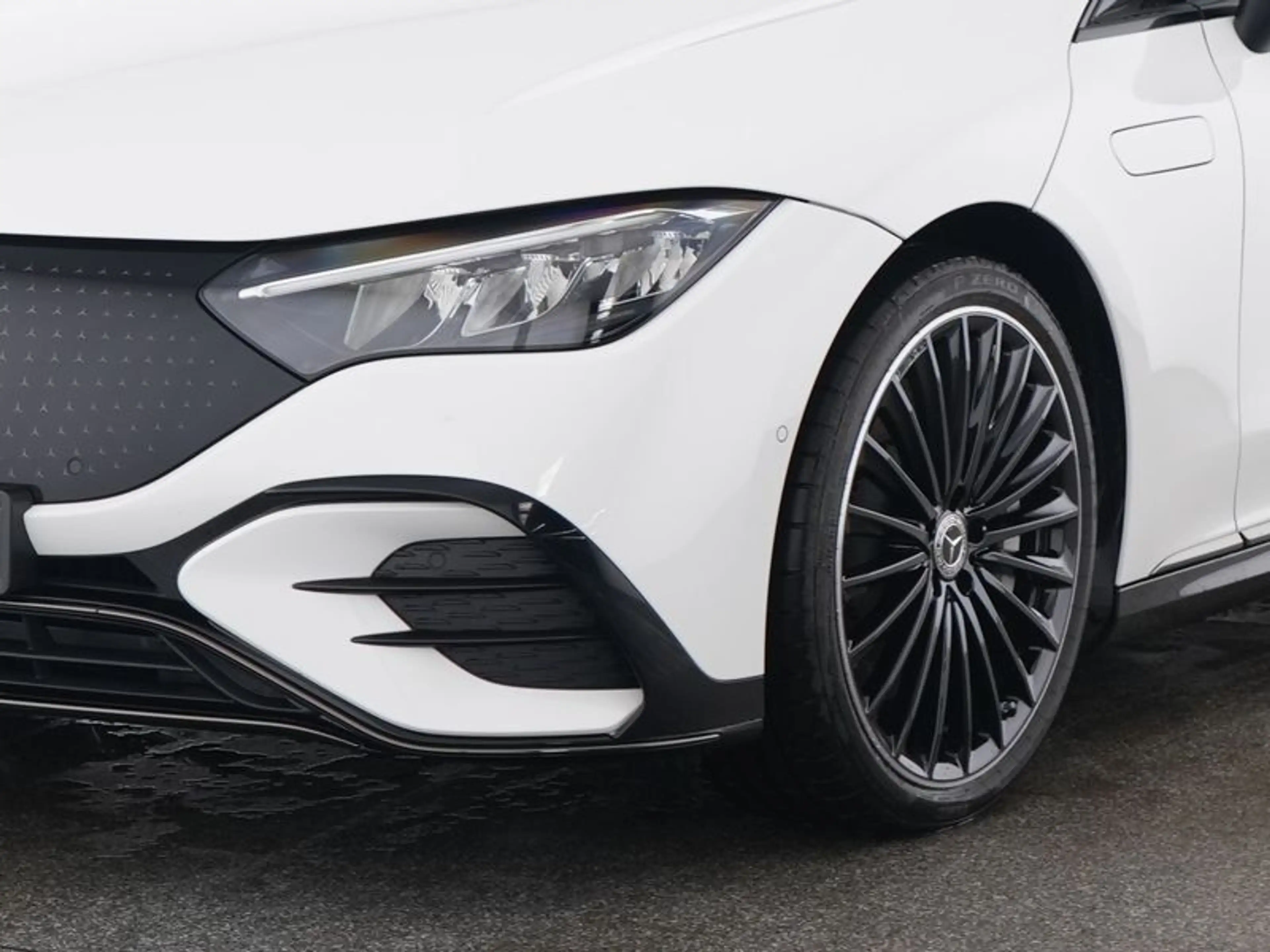 Mercedes-Benz EQE 300 AMG+NIGHT+DIST+AHK+360°+KEY+HEAD-UP+AMBI — photo 3