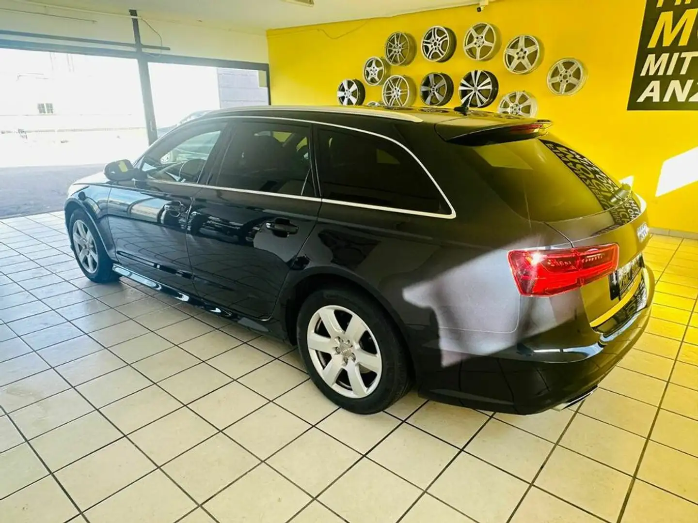 Audi A6 2.0 TDI ultra Aut. /Sportsitze/RFK Blauw - 2