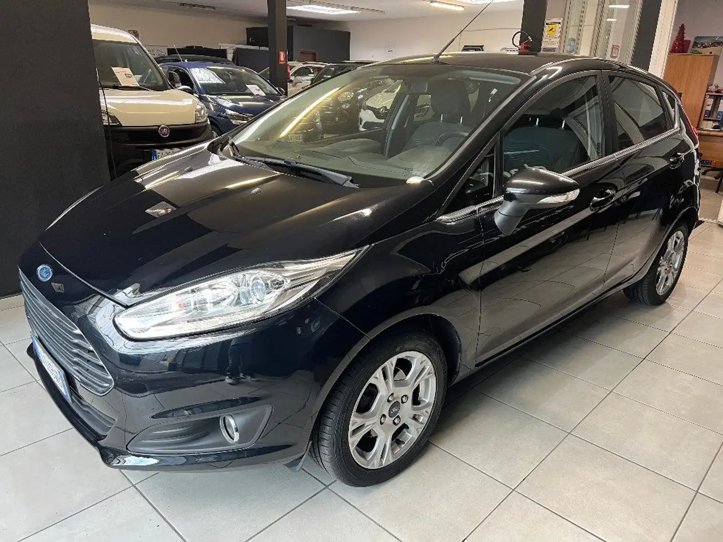 Ford Fiesta 1.4 5p. Bz.- GPL Titanium Zwart - 2