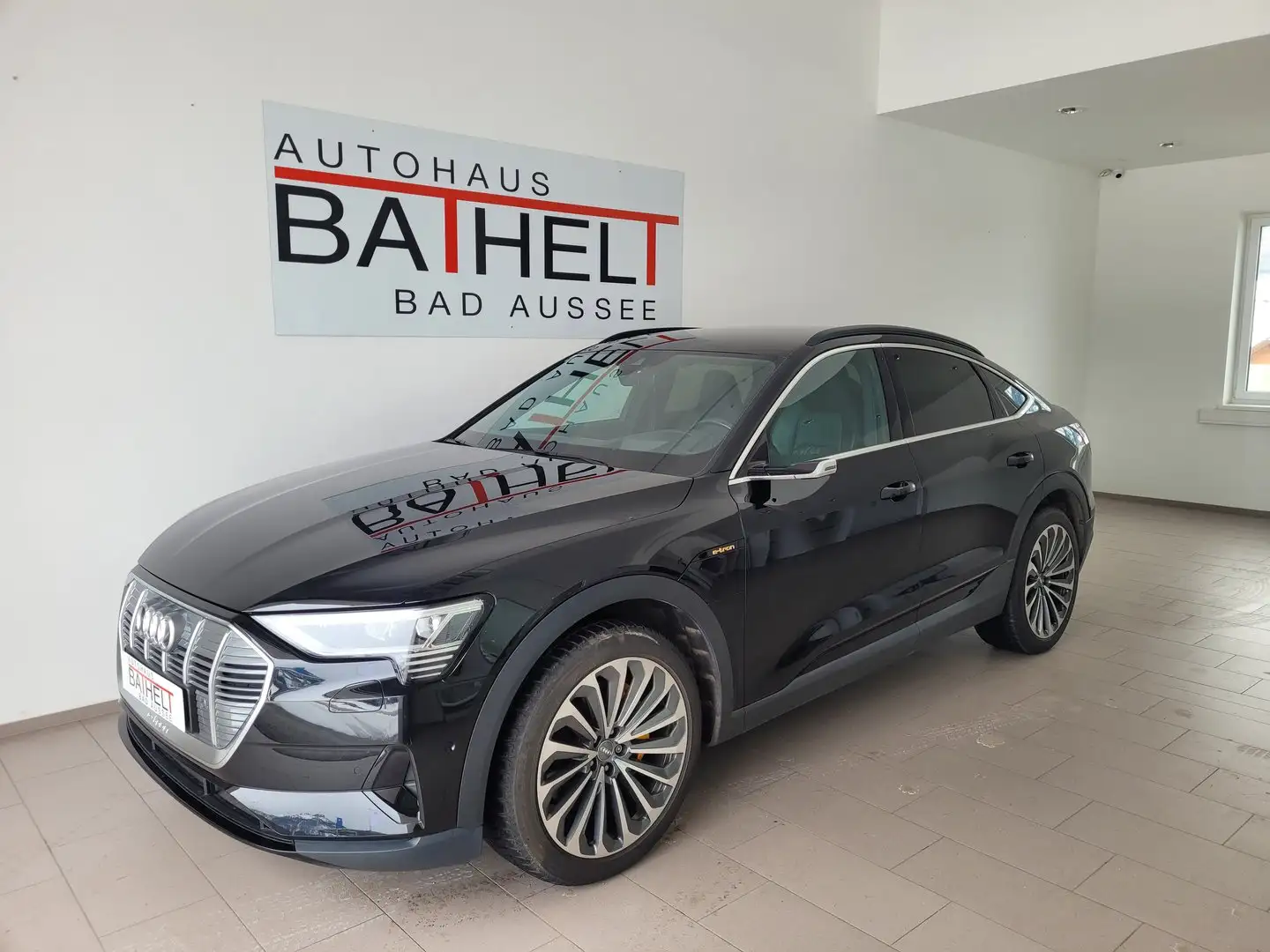 Audi e-tron 55 300 kW Business Schwarz - 1