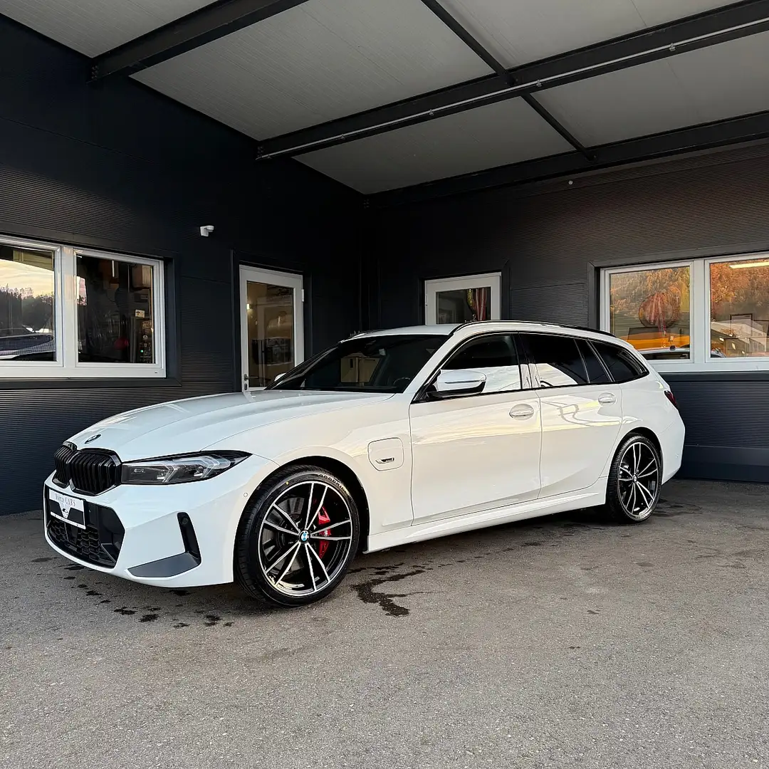 BMW 330 e PHEV xDrive Touring Aut. M-Sport Blanc - 2