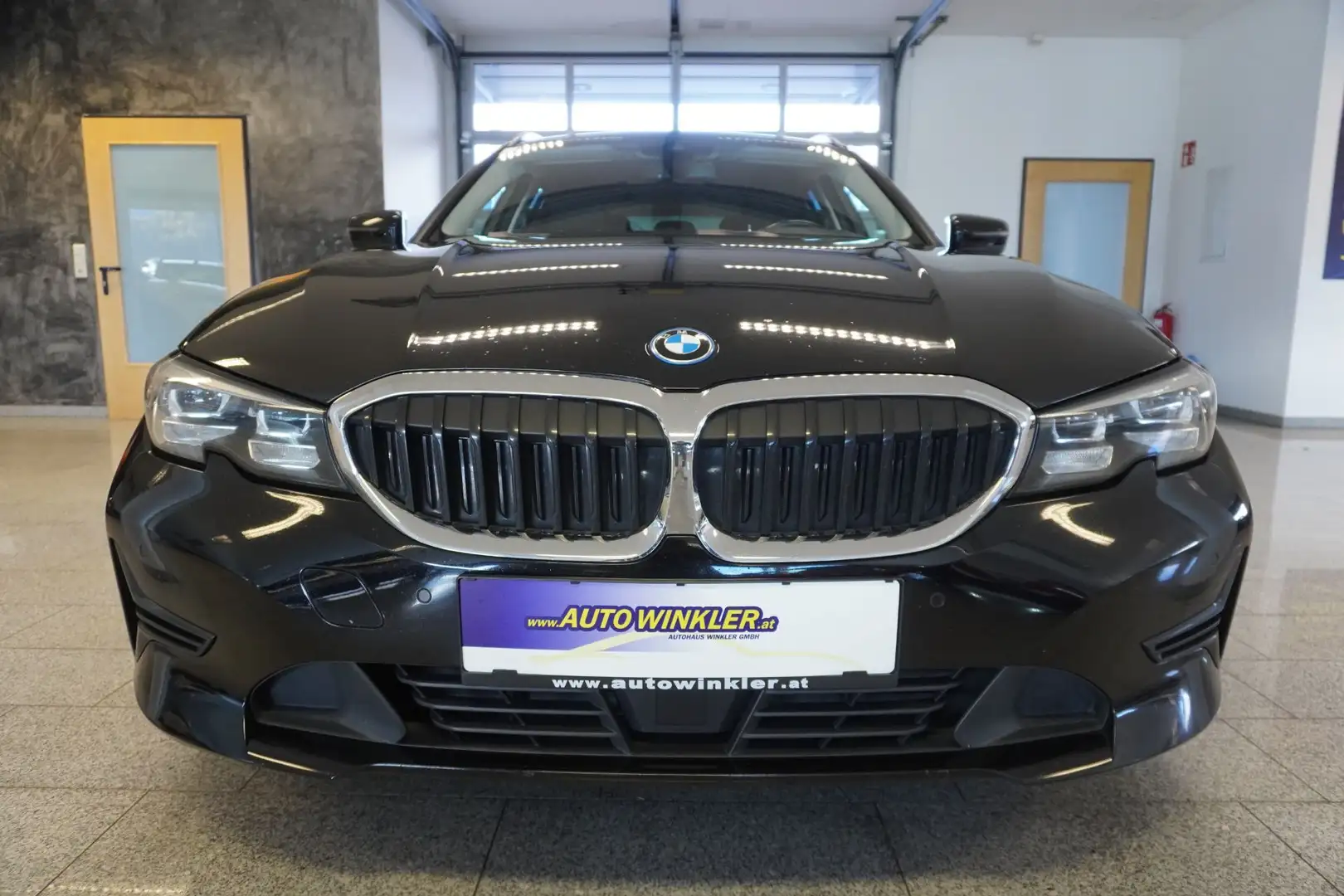 BMW 320 e PHEV xDrive Touring Aut. Virtual/Navi/LED Schwarz - 2