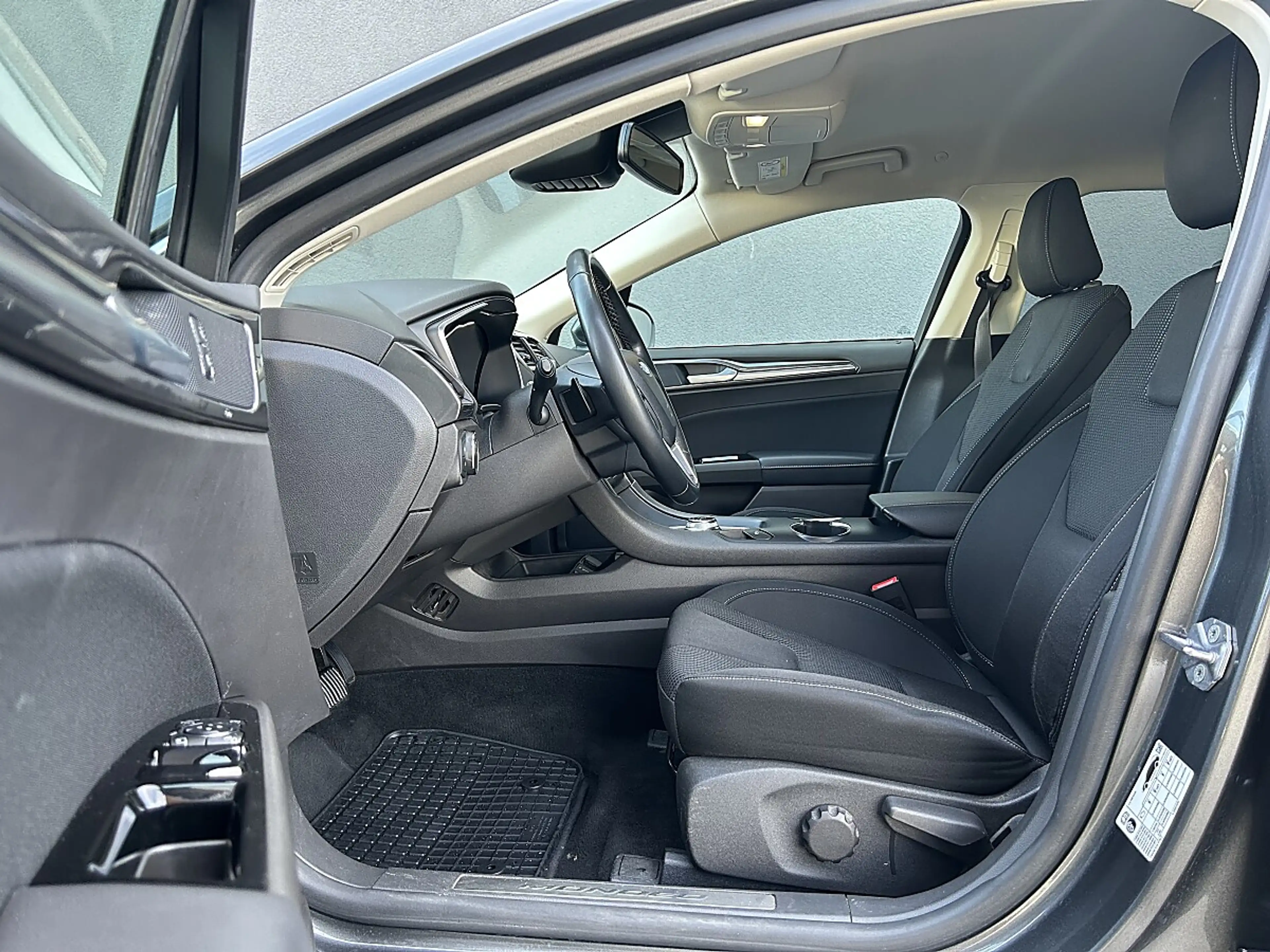 Ford Mondeo Traveller Titanium 2,0 EcoBlue SCR Aut. / TEMPO... — photo 6