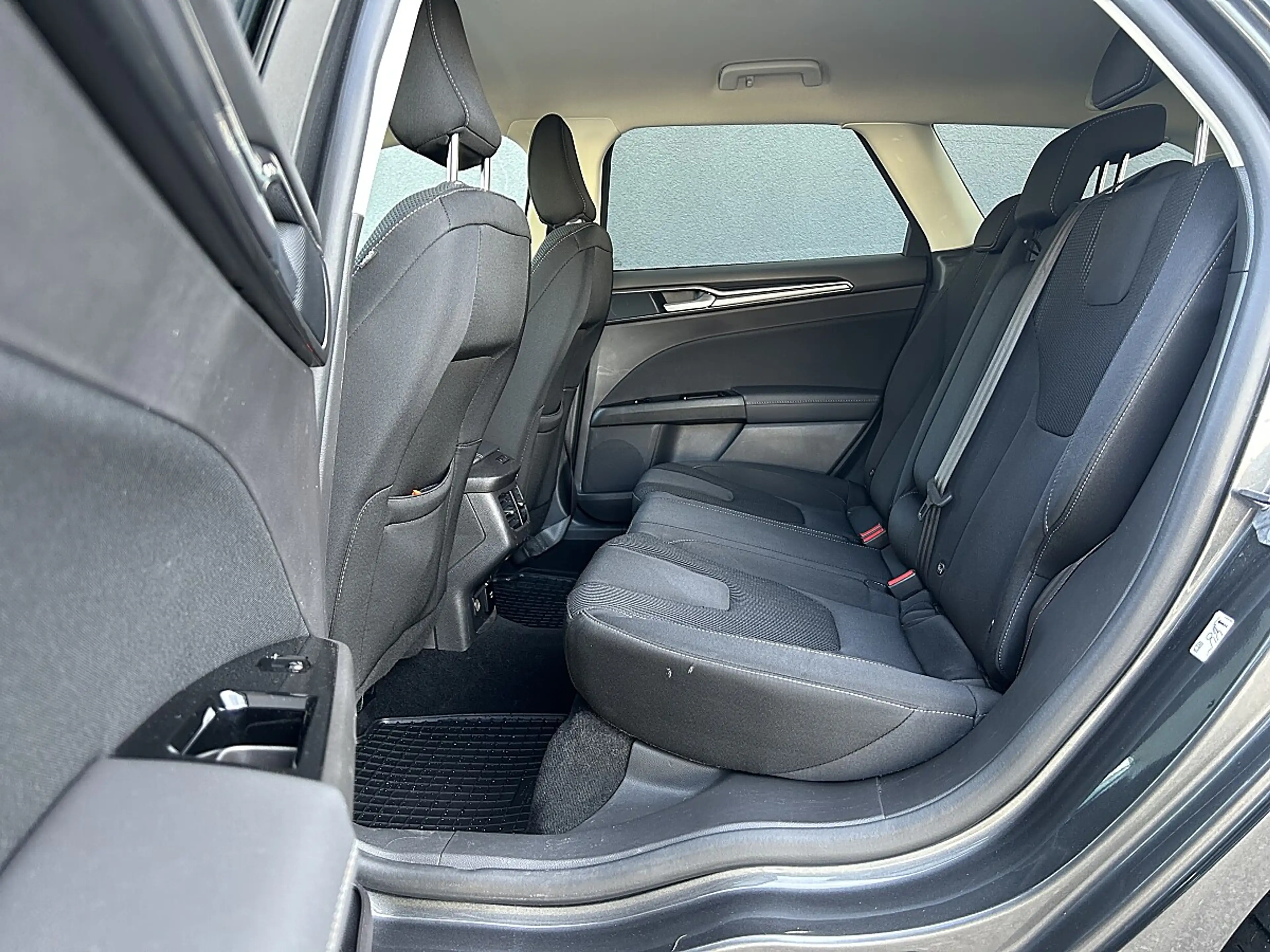 Ford Mondeo Traveller Titanium 2,0 EcoBlue SCR Aut. / TEMPO... — photo 7