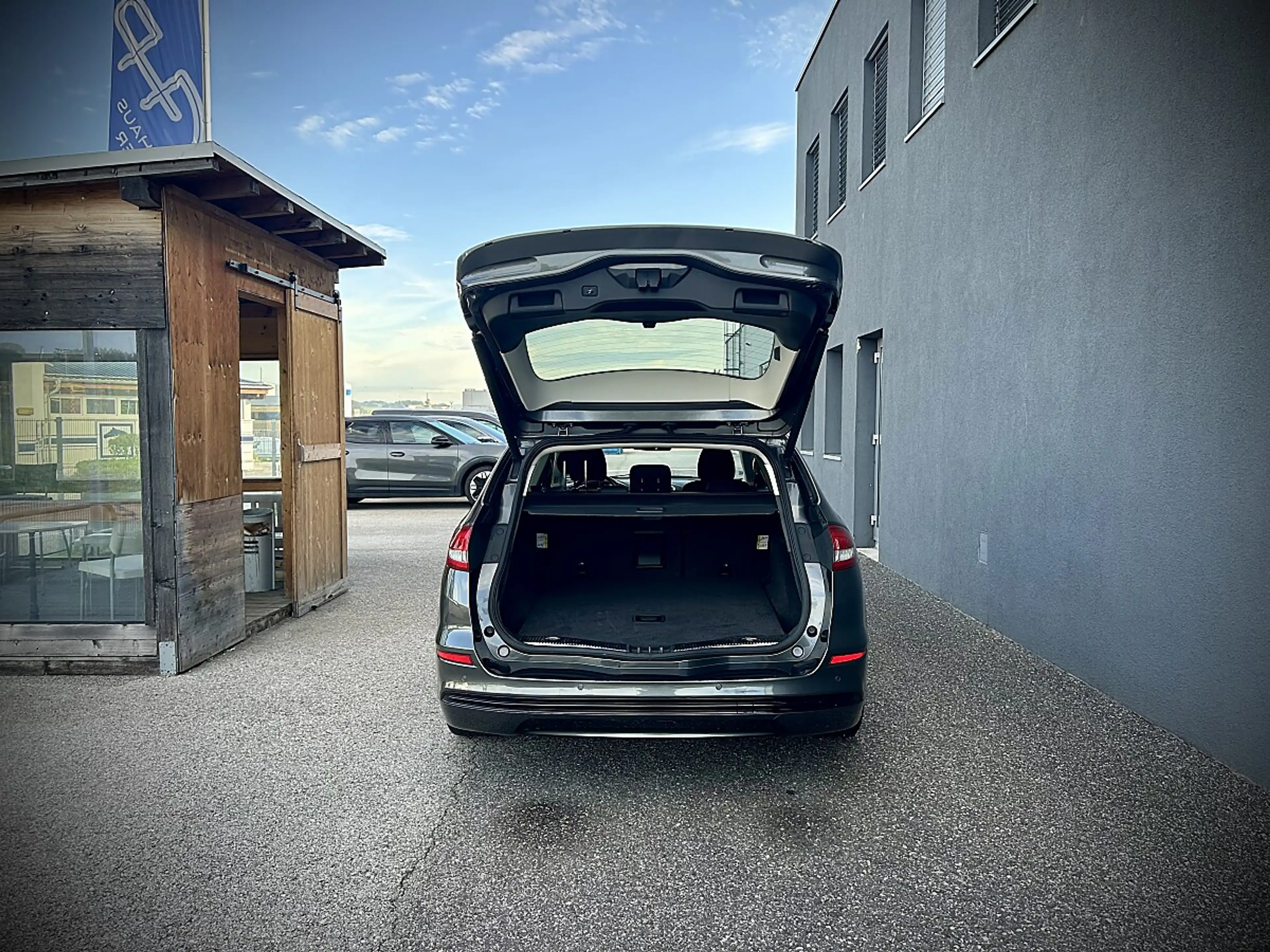 Ford Mondeo Traveller Titanium 2,0 EcoBlue SCR Aut. / TEMPO... — photo 13