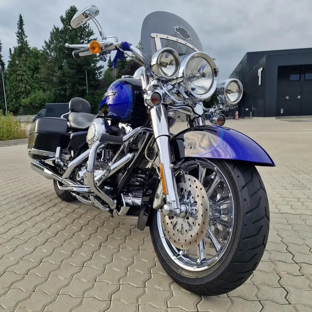 Harley-Davidson Road King FLHRSE4 Screamin Eagle CVO Bleu - 1