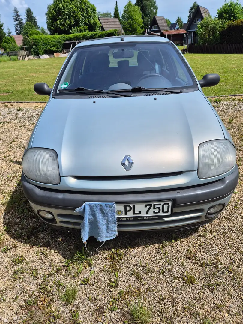 Renault Clio Clio 1.2  60 PS Argent - 1