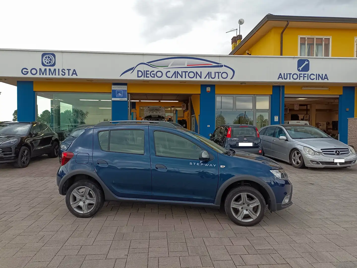 Dacia Sandero Stepway 1.0 sce Access**Neopatentati** Blauw - 1