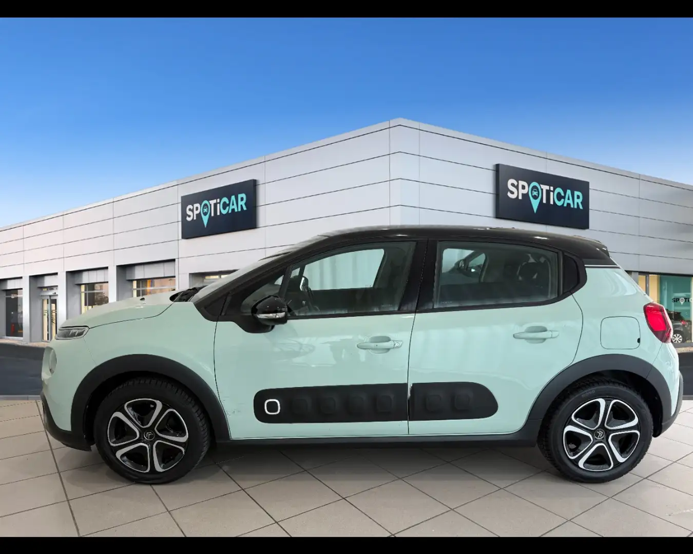 Citroen C3 1.2 PureTech Shine Groen - 2