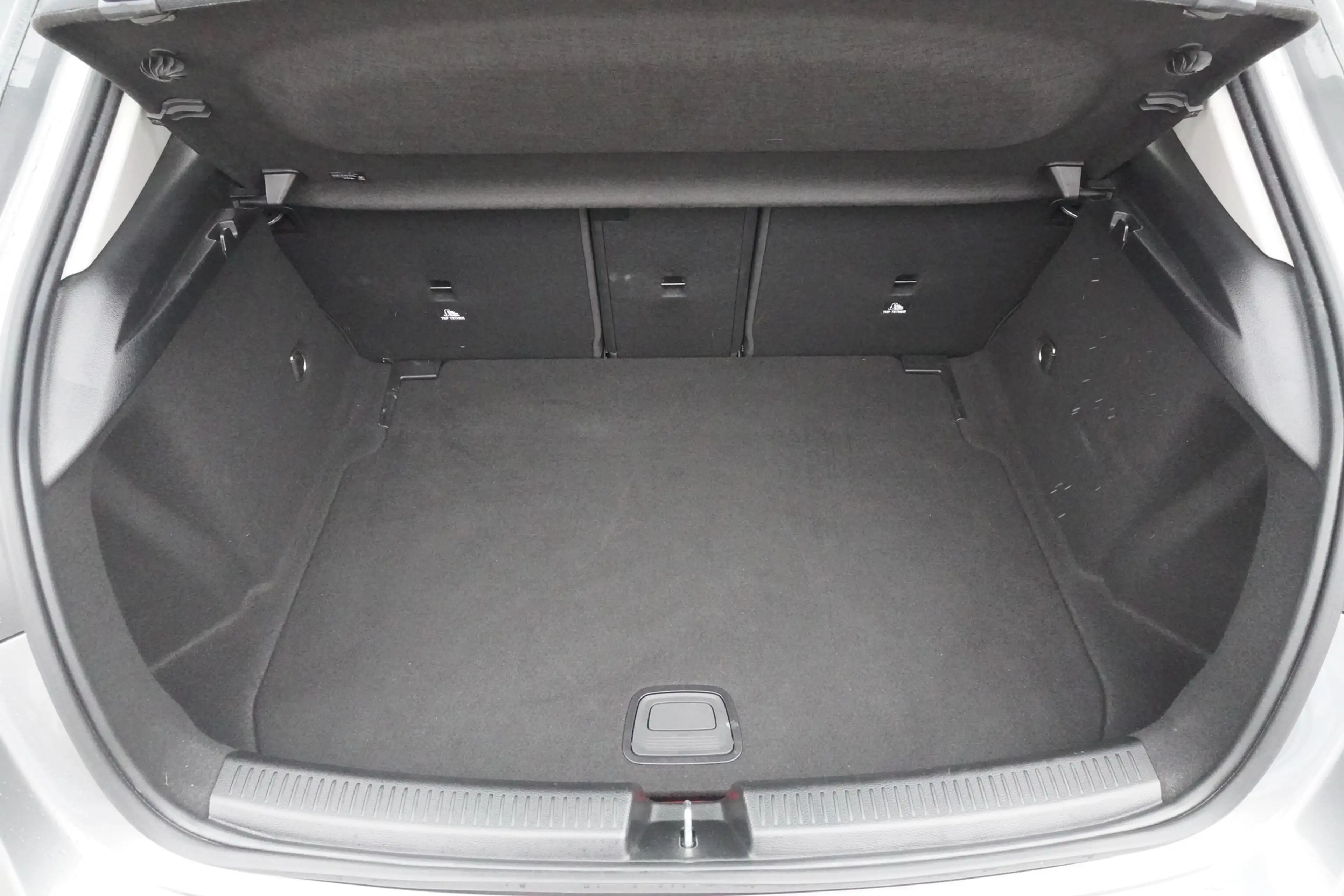 Mercedes-Benz A 180 A180 Progressive 7G-DCT LED Navi AHK Kamera PDC — photo 8
