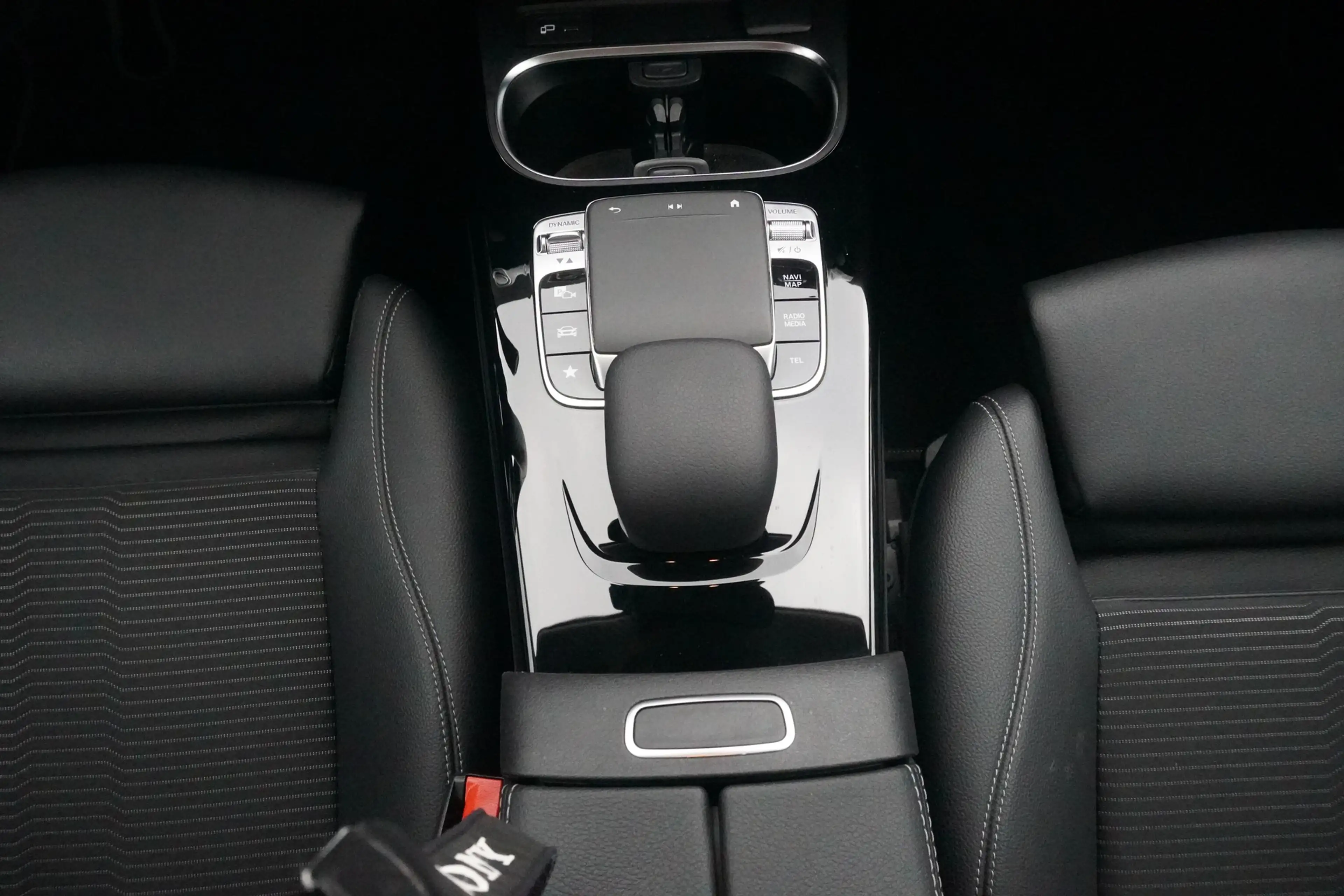 Mercedes-Benz A 180 A180 Progressive 7G-DCT LED Navi AHK Kamera PDC — photo 14