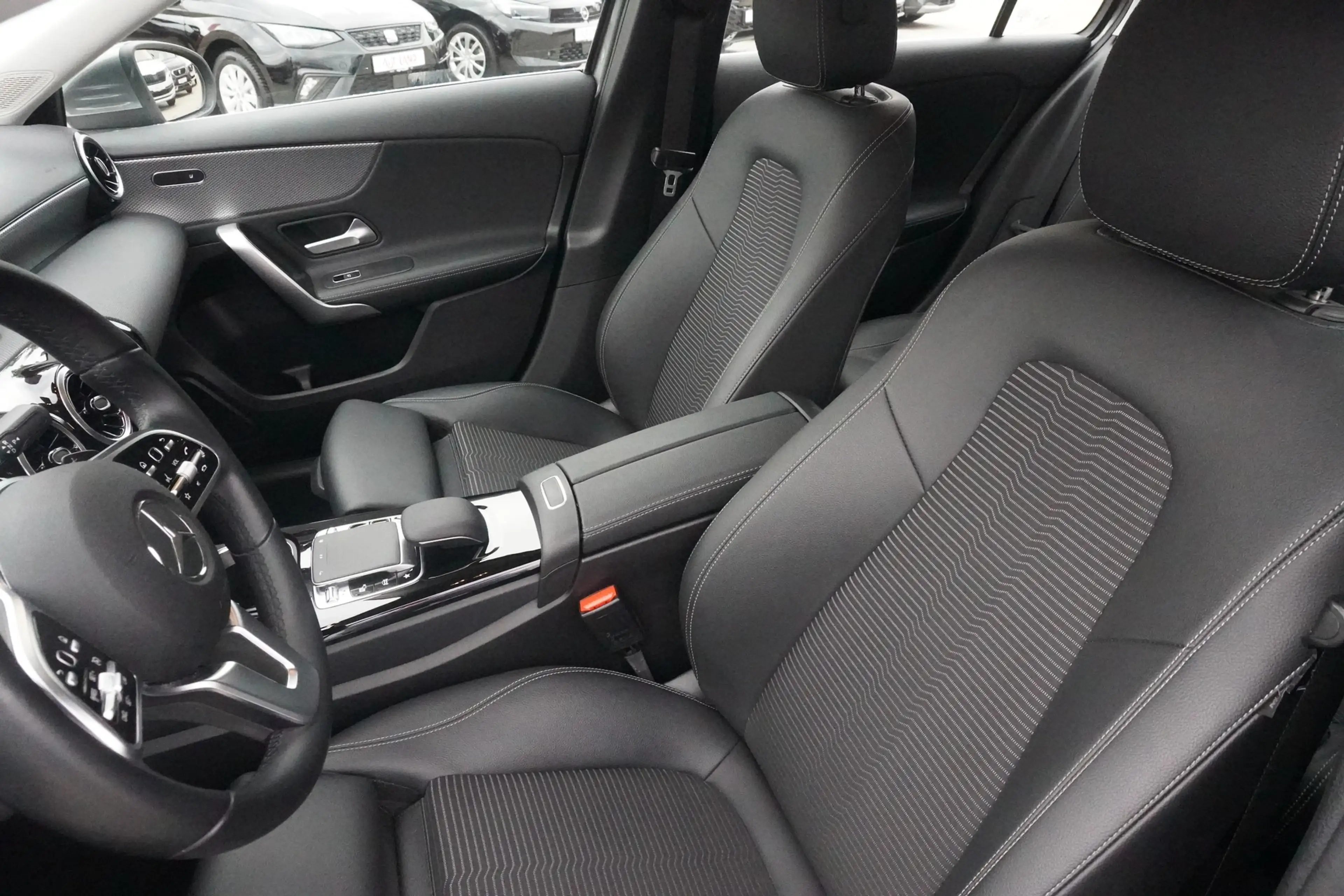 Mercedes-Benz A 180 A180 Progressive 7G-DCT LED Navi AHK Kamera PDC — photo 6