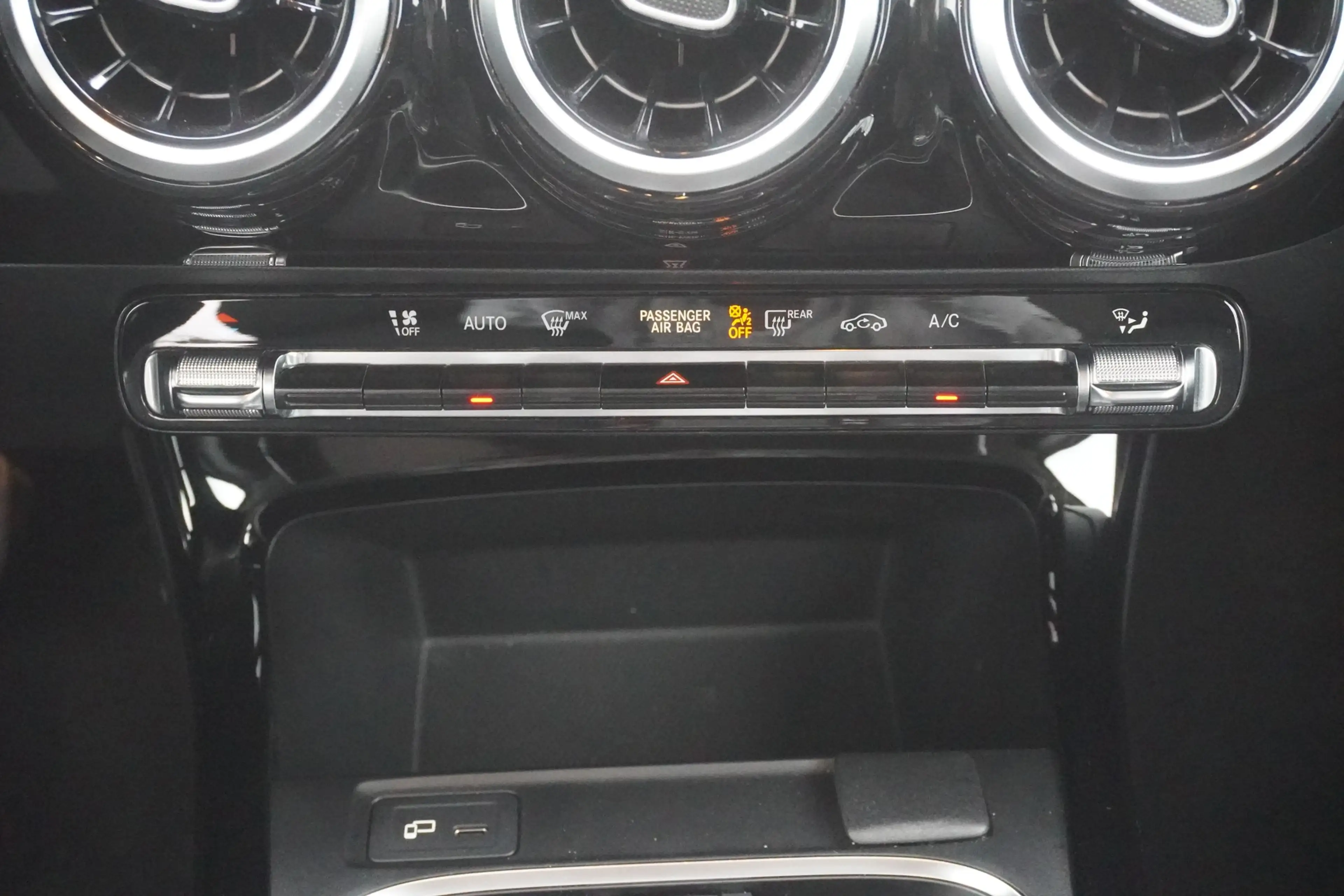 Mercedes-Benz A 180 A180 Progressive 7G-DCT LED Navi AHK Kamera PDC — photo 13