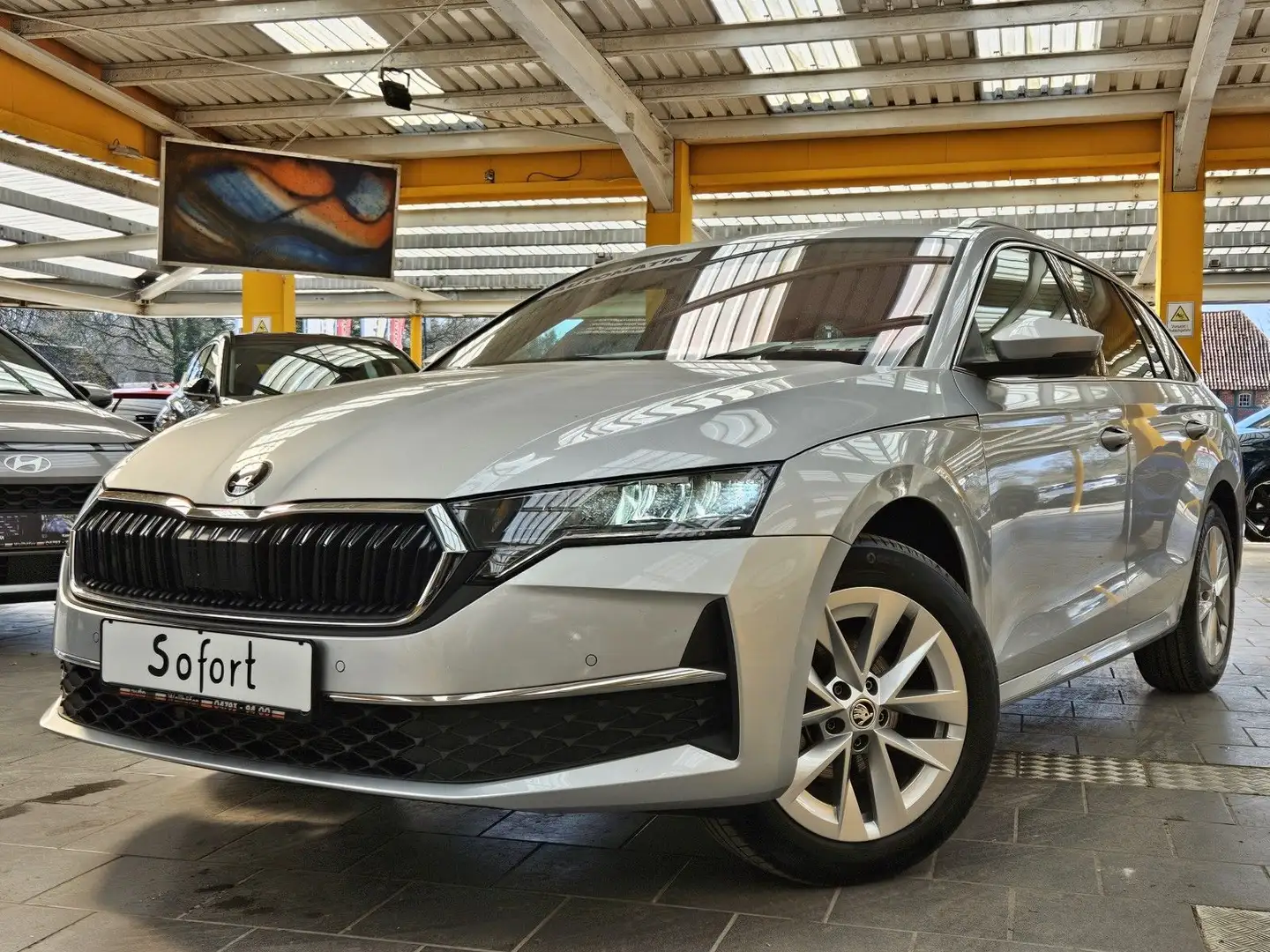 Skoda Octavia Combi 2,0 TDI el.Heckkl. SHZ vo.+hi.+LHZ Silber - 1