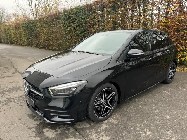 Mercedes-Benz B 200 PACK AMG / CAM / / PDC / / NAVI /