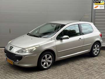 2.0-16V XS l Automaat l Climate l Rijdt & Schakelt