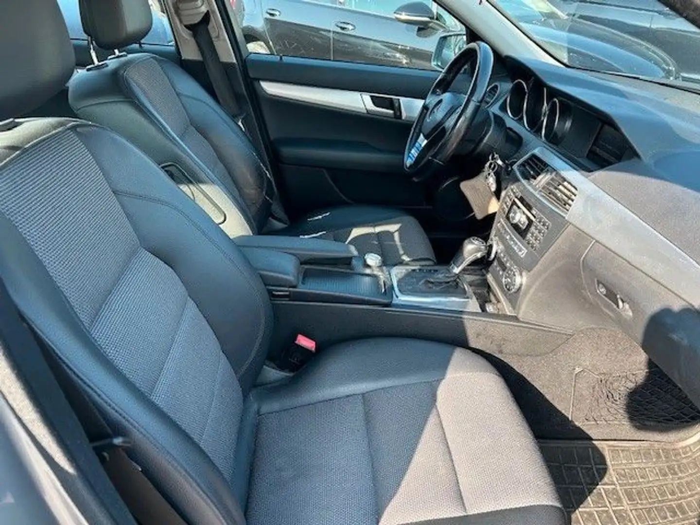 Mercedes-Benz C 180 T CGI BlueEfficiency Avantgarde *AHK* Zilver - 2