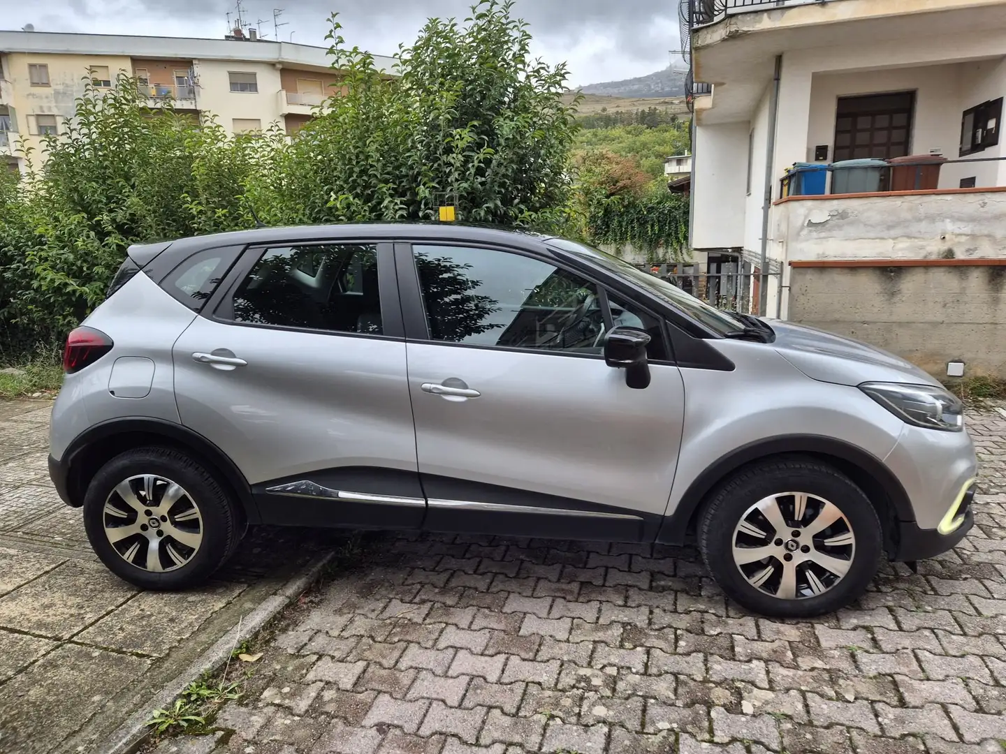 Renault Captur Captur 1.5 dci 90cv edc automatica Argento - 2