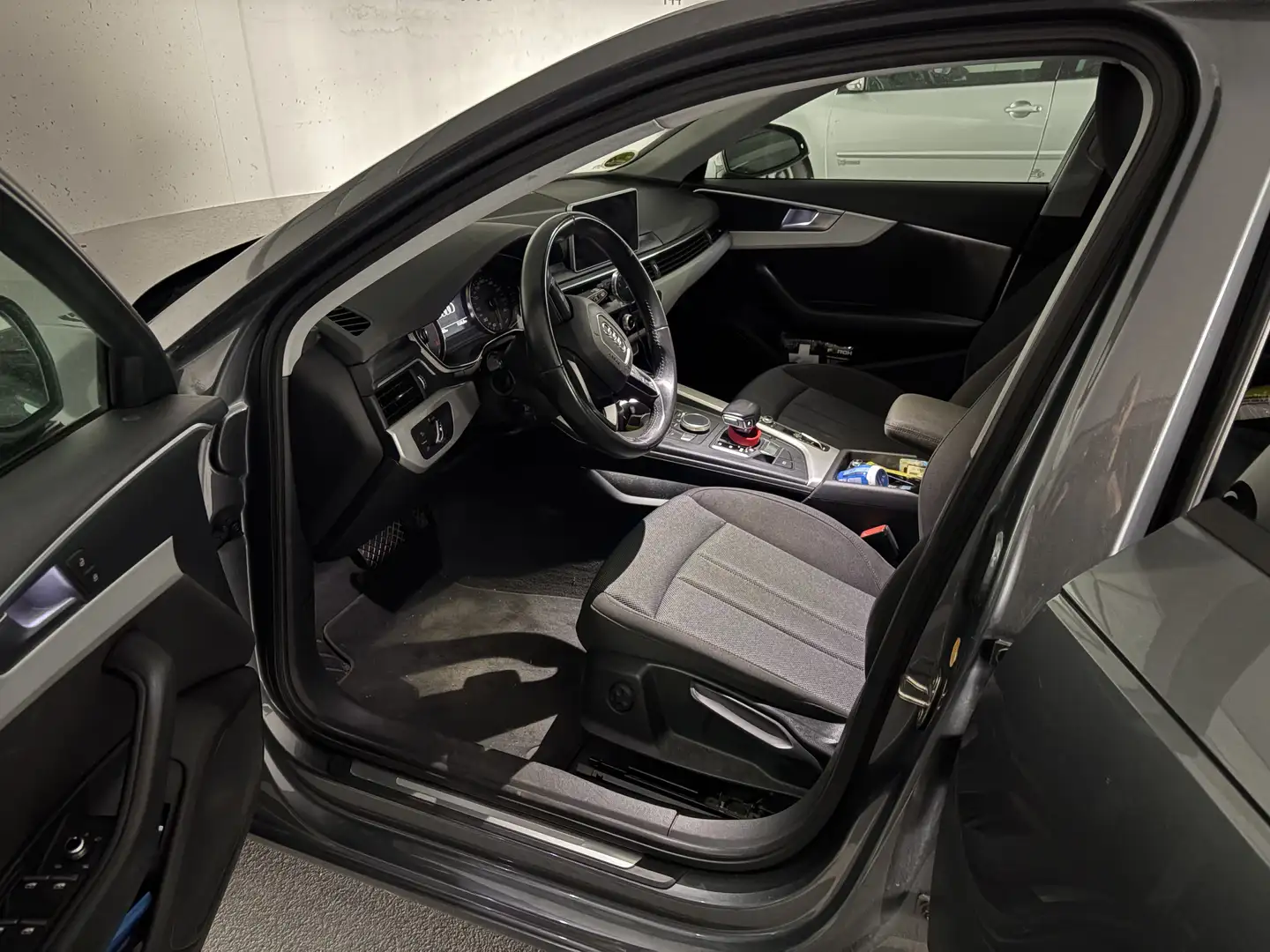 Audi A4 B8 ( A4 Avant 2.0 TDI ) Grijs - 2