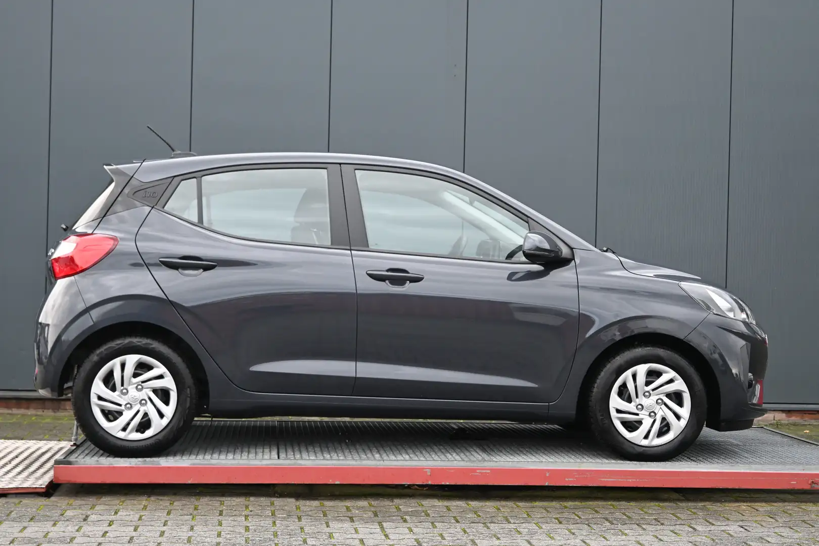 Hyundai i10 1.0 Comfort Gris - 2