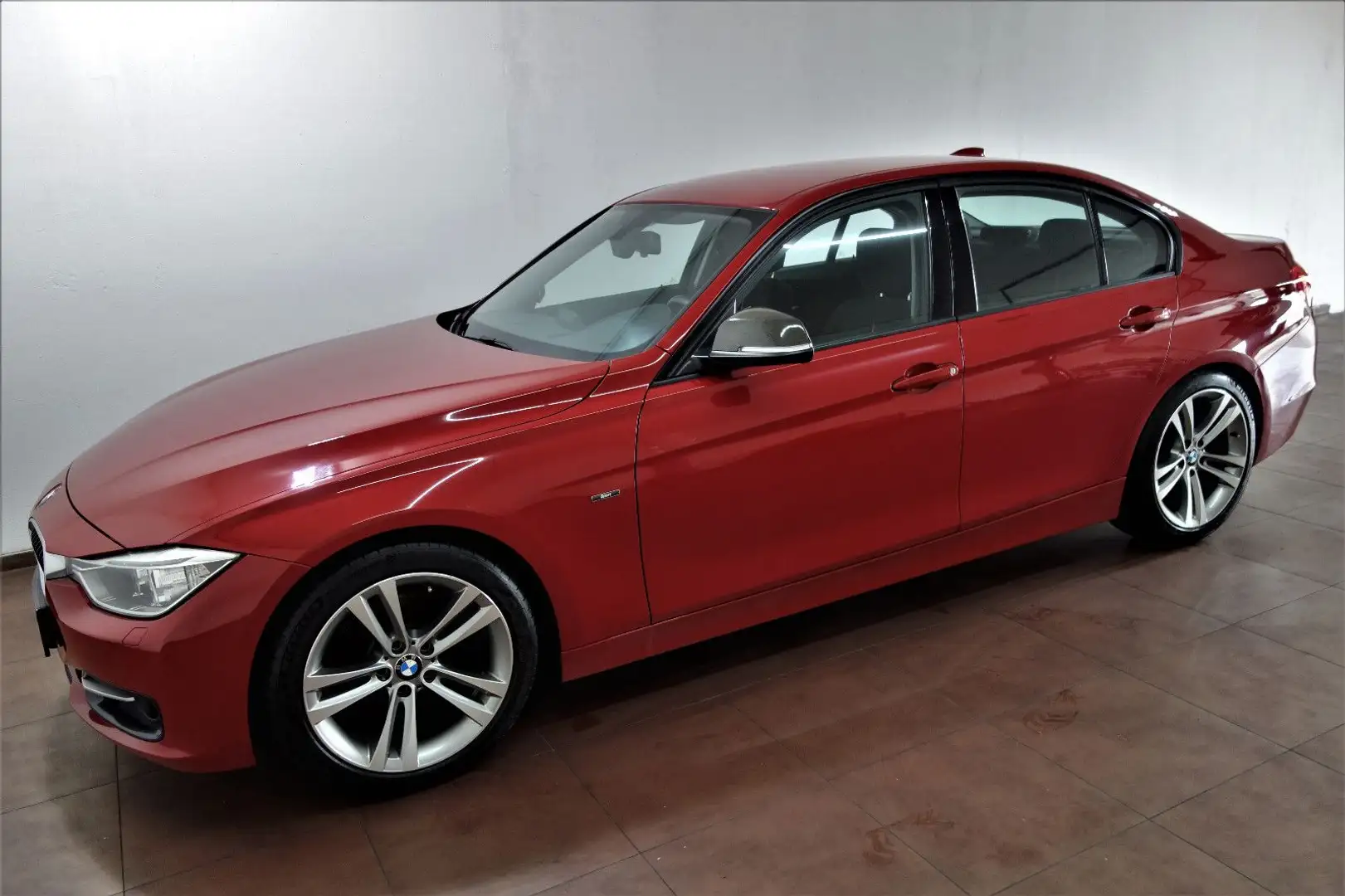 BMW 328 i Lim. SportLine Navi/Xenon/M-Sport 18-Zoll Rood - 2