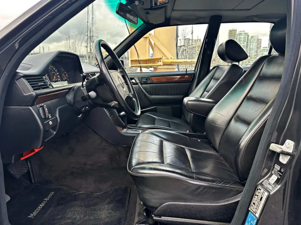 Mercedes-Benz 300 снимка Mercedes-Benz 300