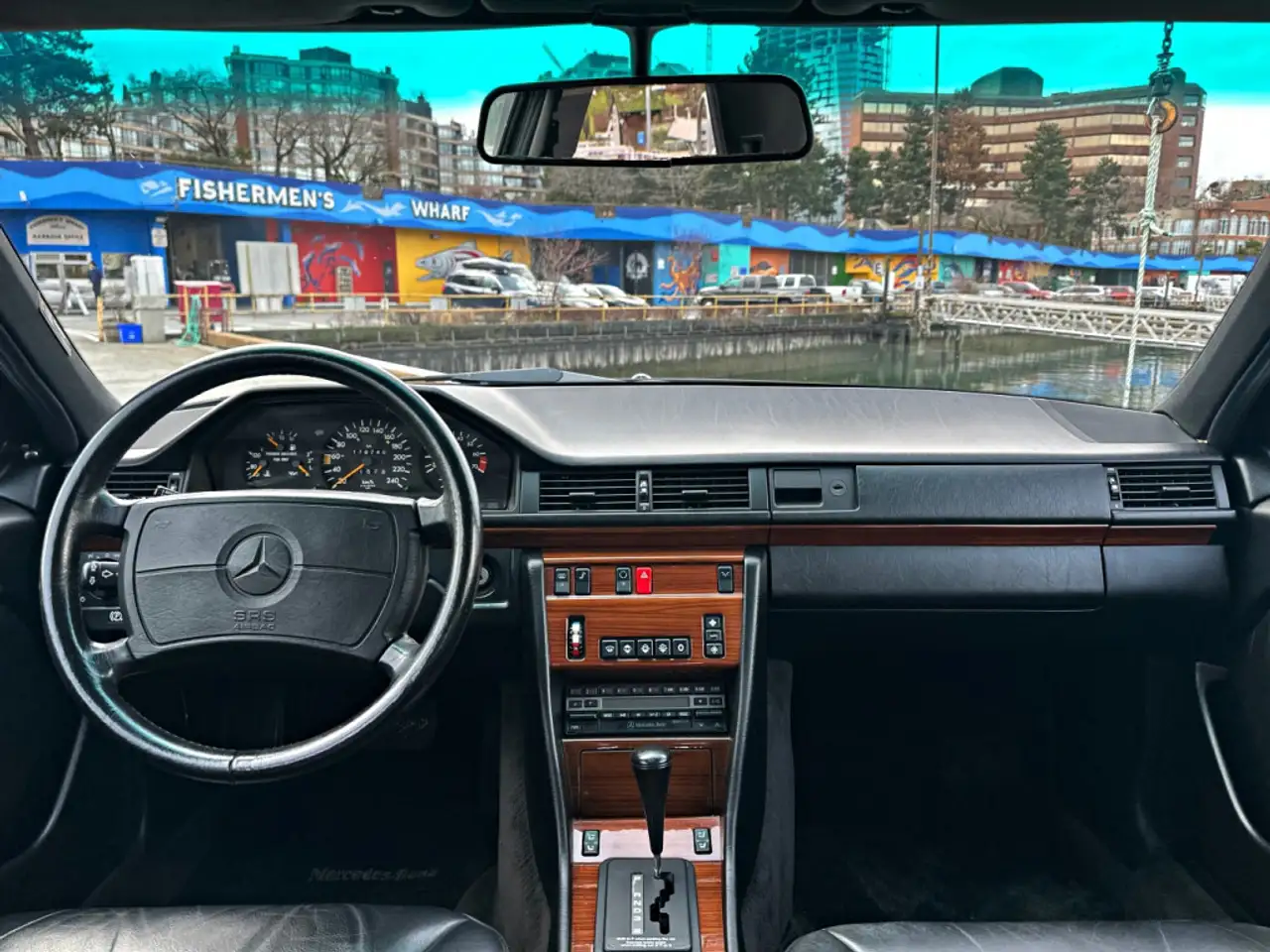 Mercedes-Benz 300 снимка Mercedes-Benz 300