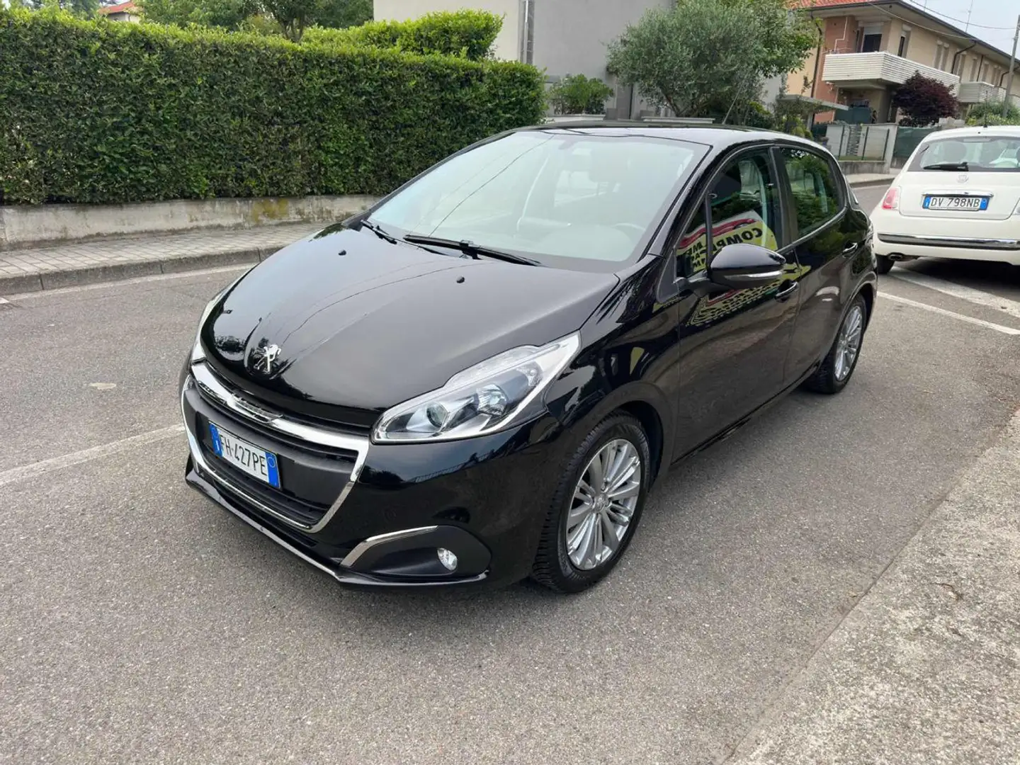 Peugeot 208 1° serie PureTech 82 5 porte Allure Zwart - 2